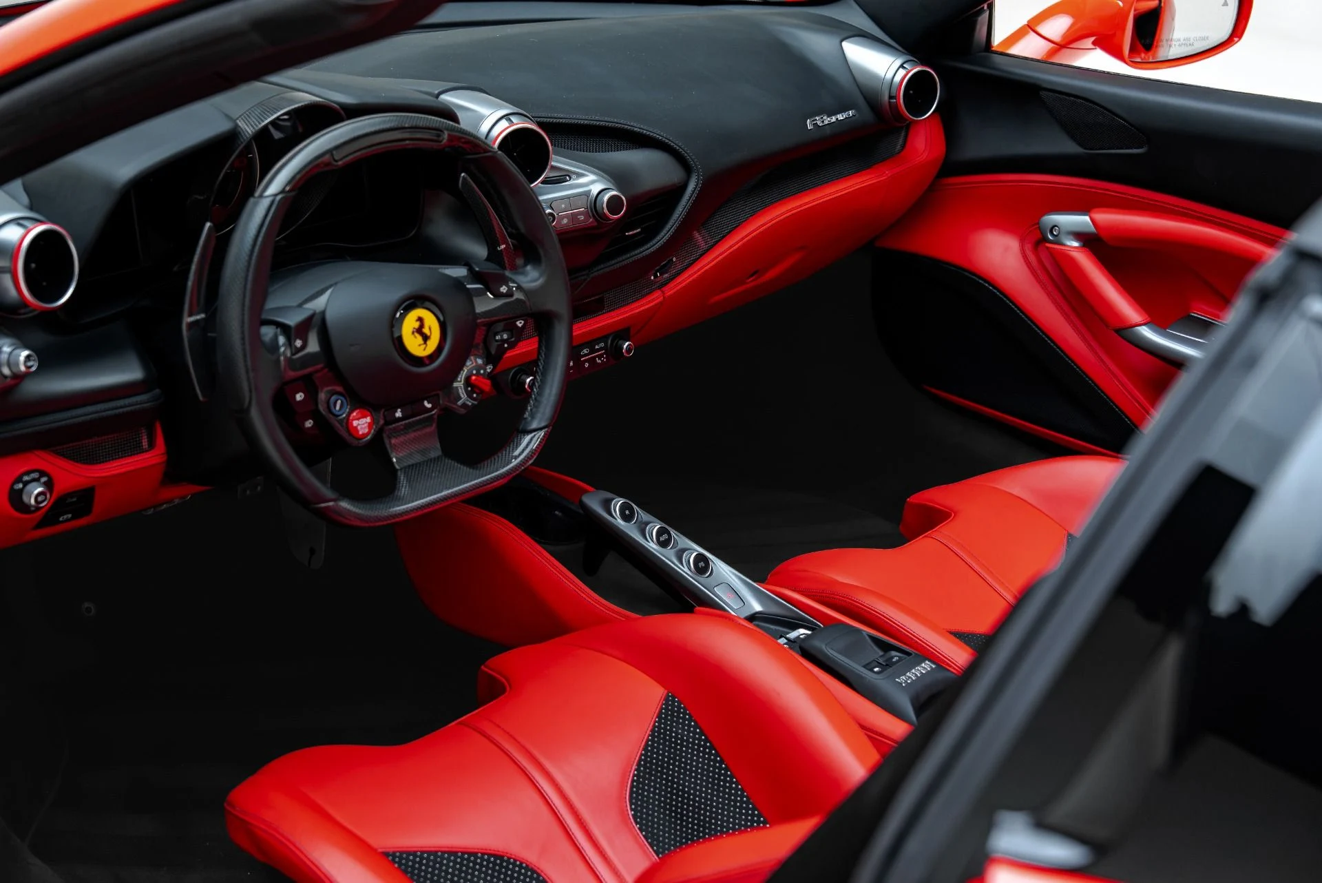 mph044_2693580653_Used_2022_Ferrari_F8_Spider_1788281686_a40b9f1e7a