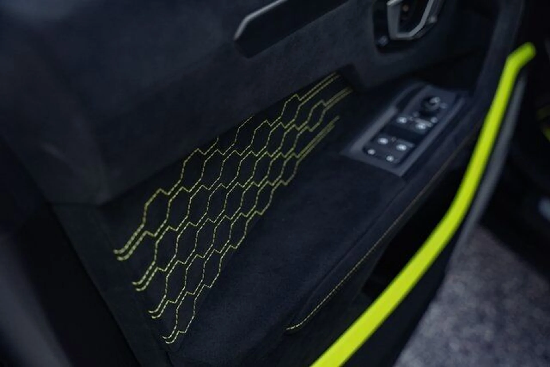 mph044_2734100500_52344bd1db00766333eeef04021d74e9_f2e1f532e5