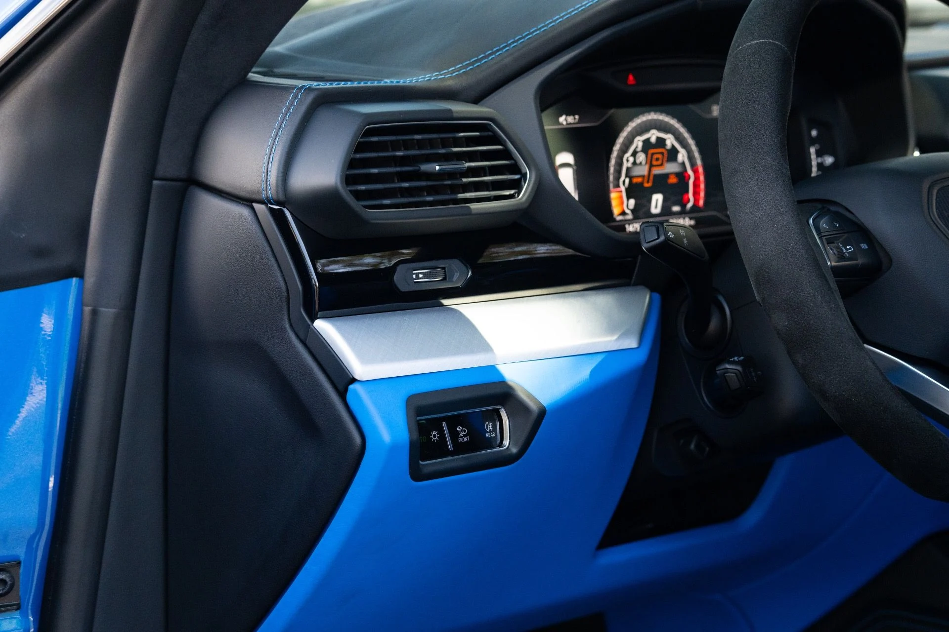 mph044_2754137932_Used_2019_Lamborghini_Urus_1781242066_0b21fdabf7