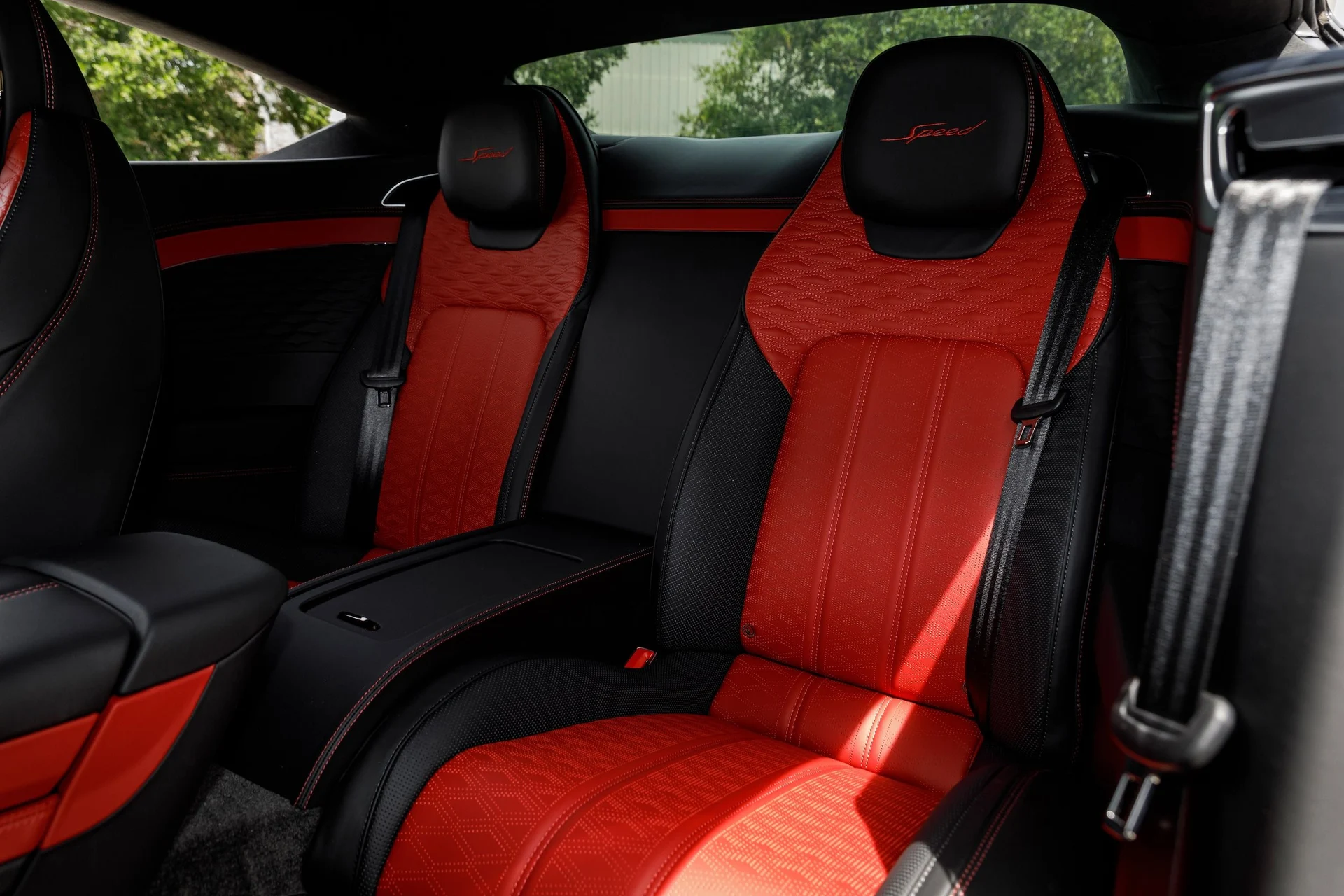 mph044_2754357820_feb94693d2e5e059419211fe8fff7932x_26ddeab10b