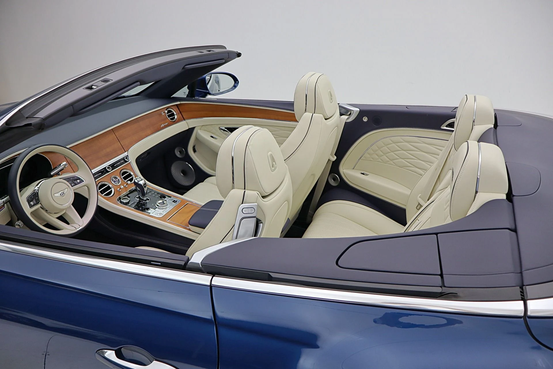 mph044_2755138042_Used_2024_Bentley_Continental_GTC_Azure_V8_LEASE_OPTIONS_AVAILABLE_f7cbcb5033