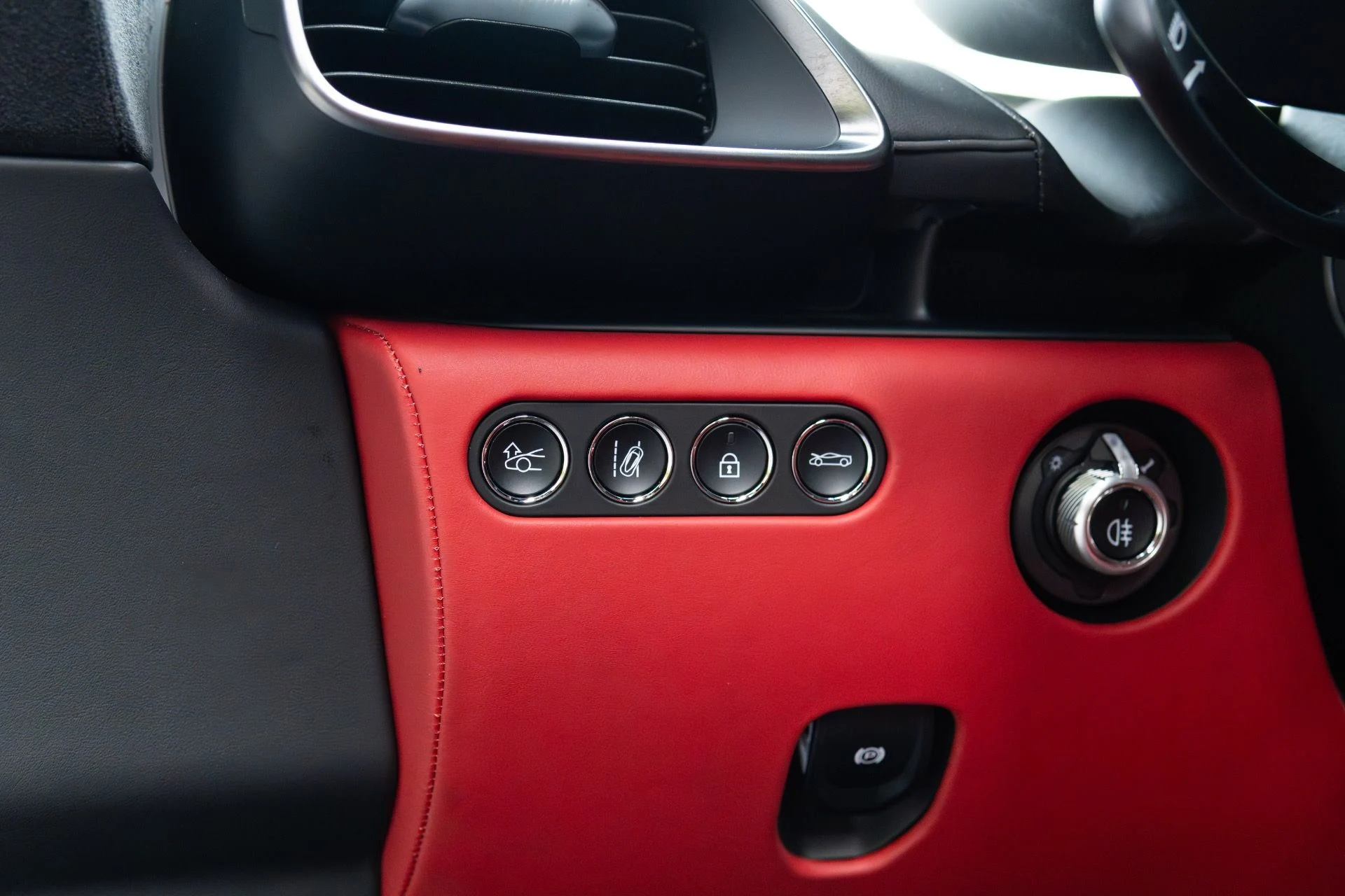 mph044_2779328025_Used_2023_Mc_Laren_Artura_1776712926_6929867d21