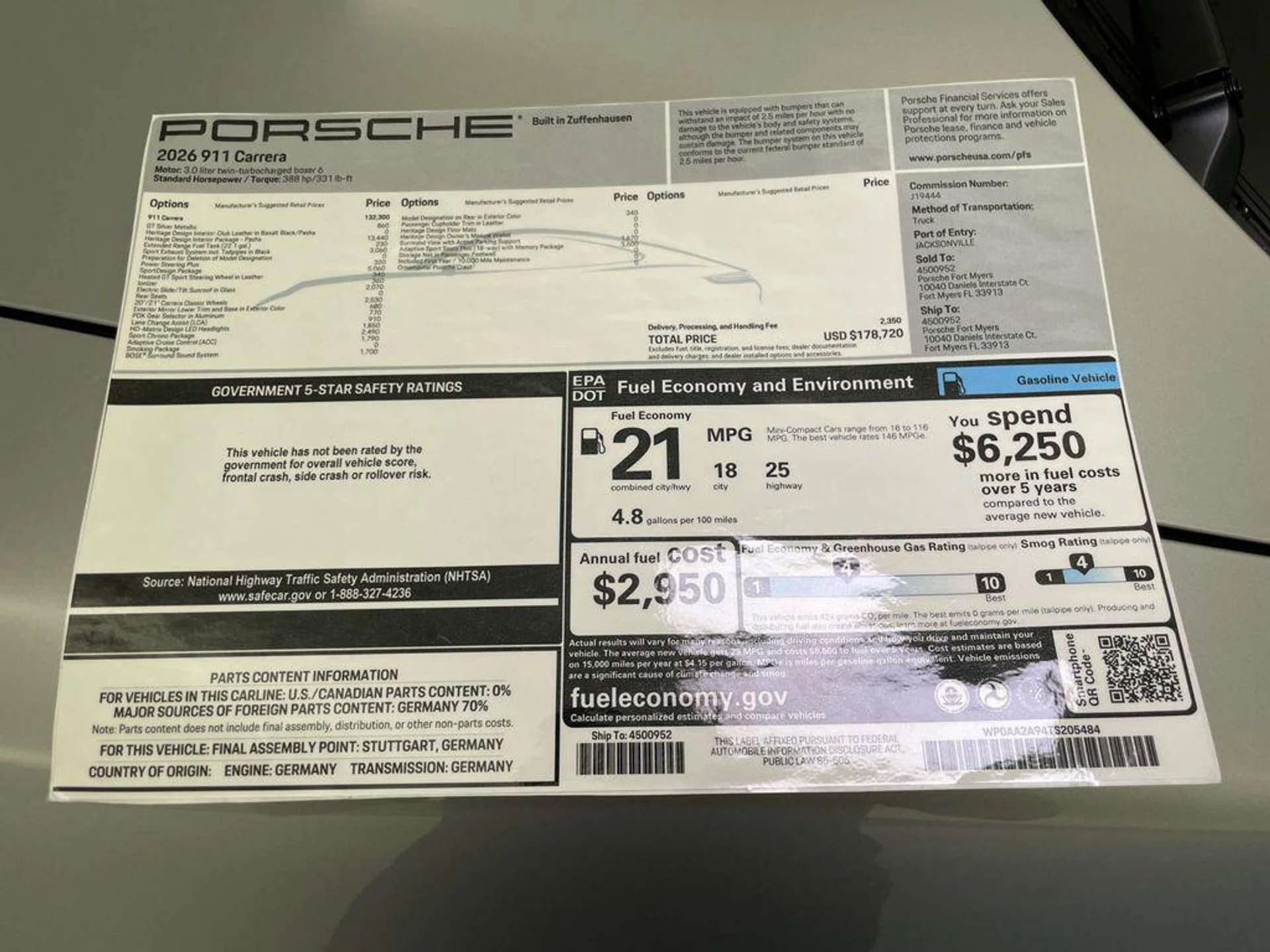 mph044_278771756_awb_Yw2vj8zz_UO_1_BB_Jrxt8n_XMG_Hc_7ed3b85610