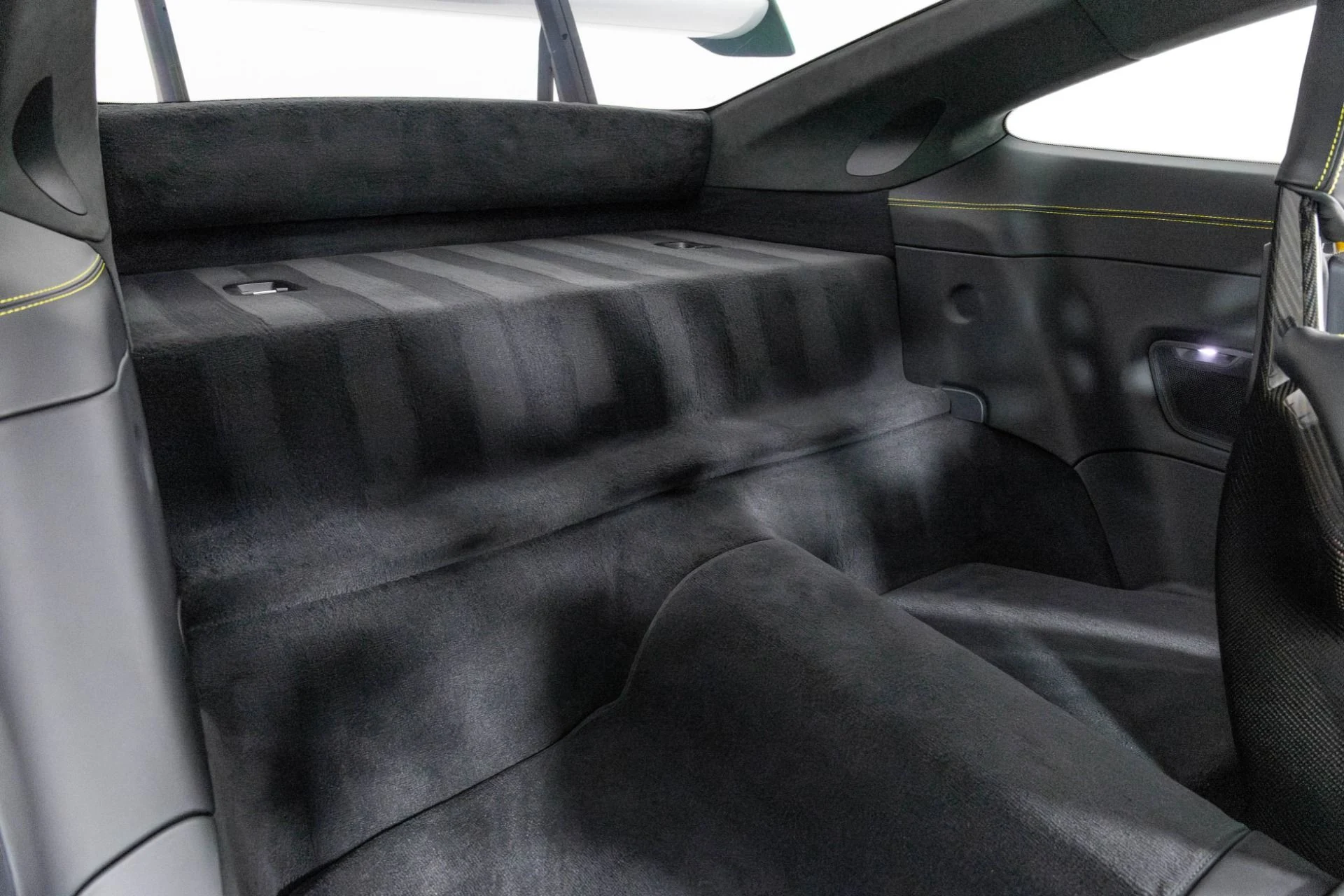 mph044_279485019_Used_2025_Porsche_911_GT_3_RS_1763053578_7885335438