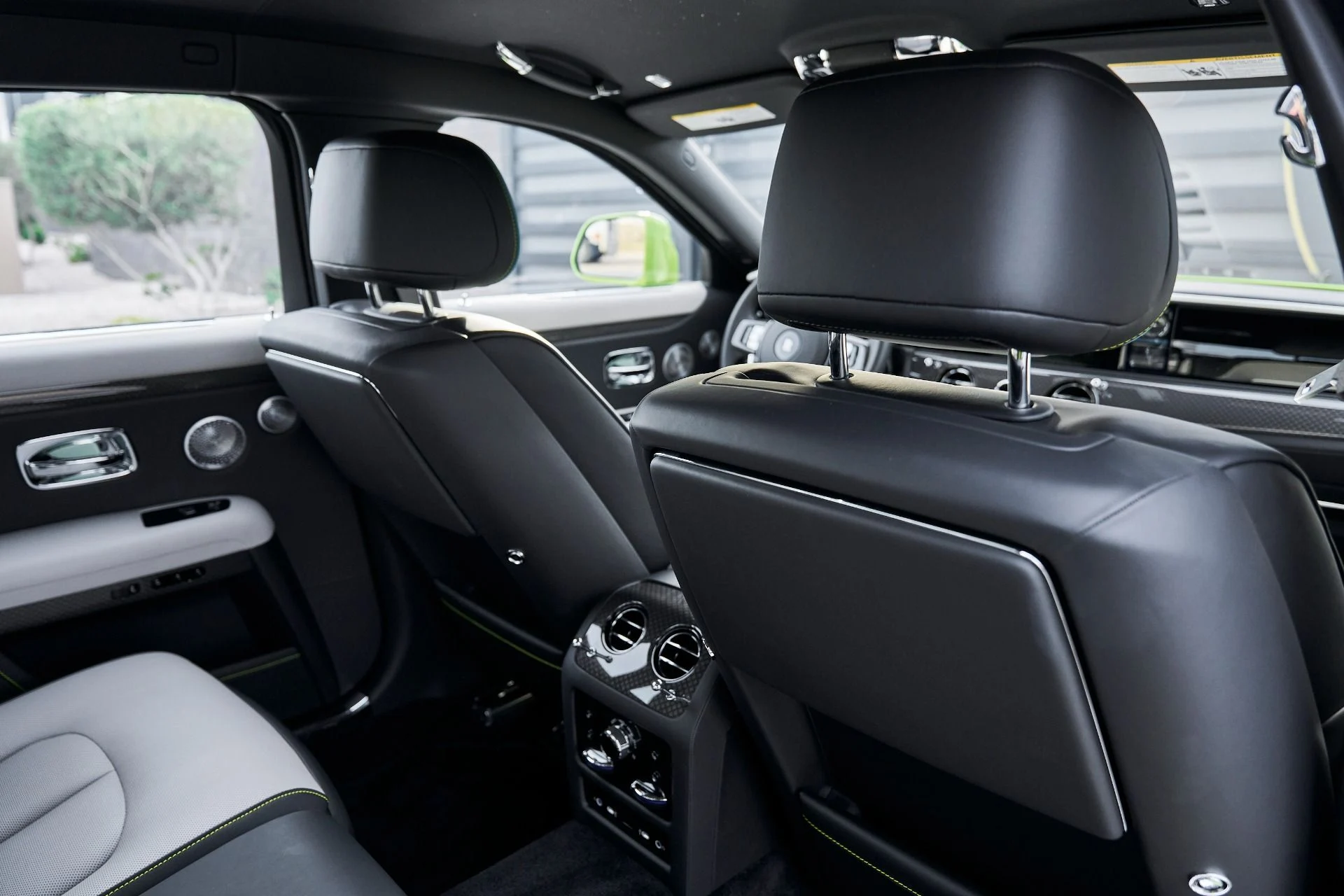 mph044_2802146720_Used_2025_Rolls_Royce_Ghost_Black_Badge_1769049528_fef7cb1d1e