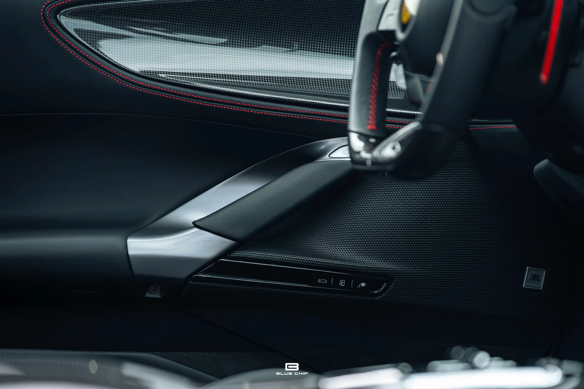 mph044_2805155287_6a6a8573e836c77f69e54c65_23796_202025_20_Ferrari_20_SF_90_20_Spider_20_Roso_20_Magma_45_489aeaf5b5