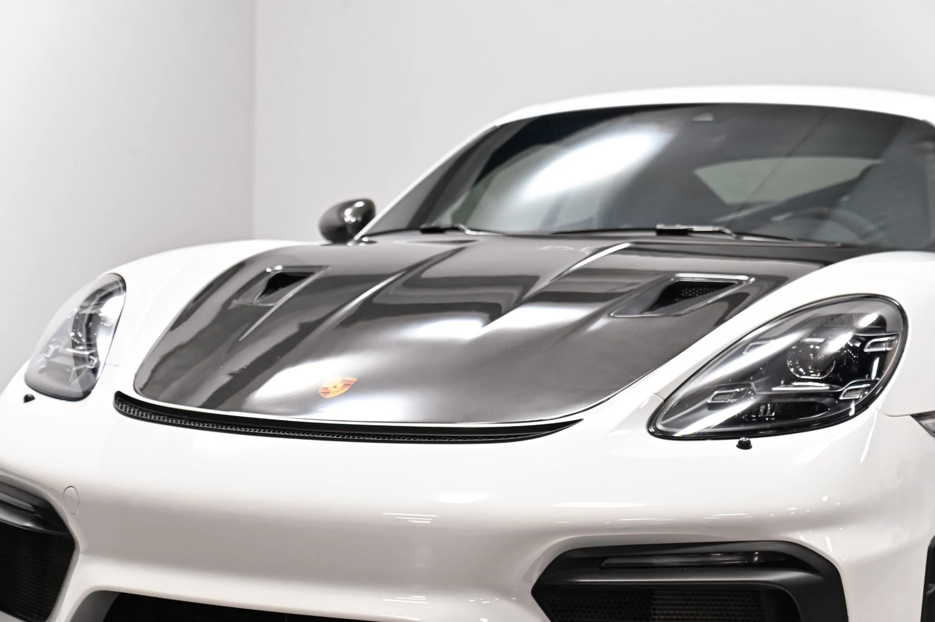 mph044_2812922788_Used_2022_Porsche_718_Cayman_GT_4_1793042591_06397b4bc4