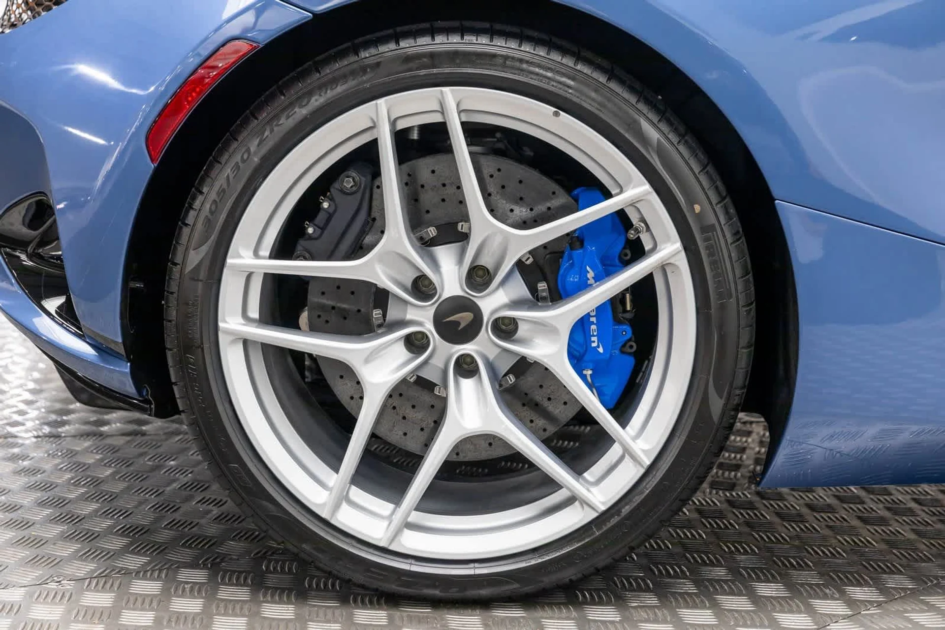 mph044_2820905869_45_1087647a71