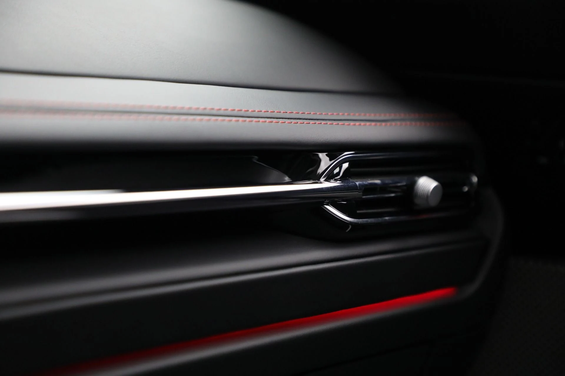 mph044_2821763661_New_2025_Aston_Martin_DB_12_Volante_be6b164982