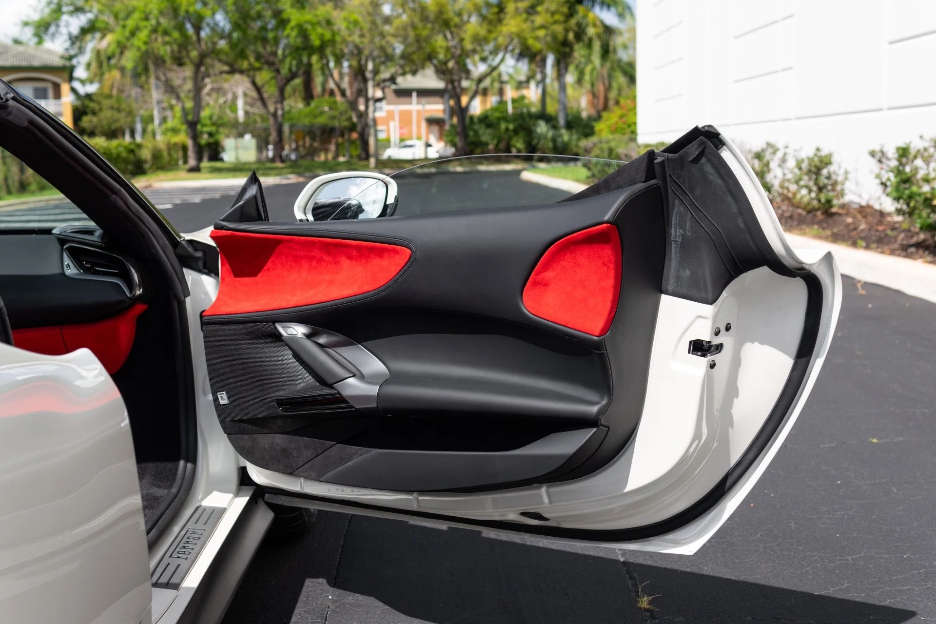 mph044_2823322769_Used_2024_Ferrari_SF_90_Spider_1774069199_e547448747