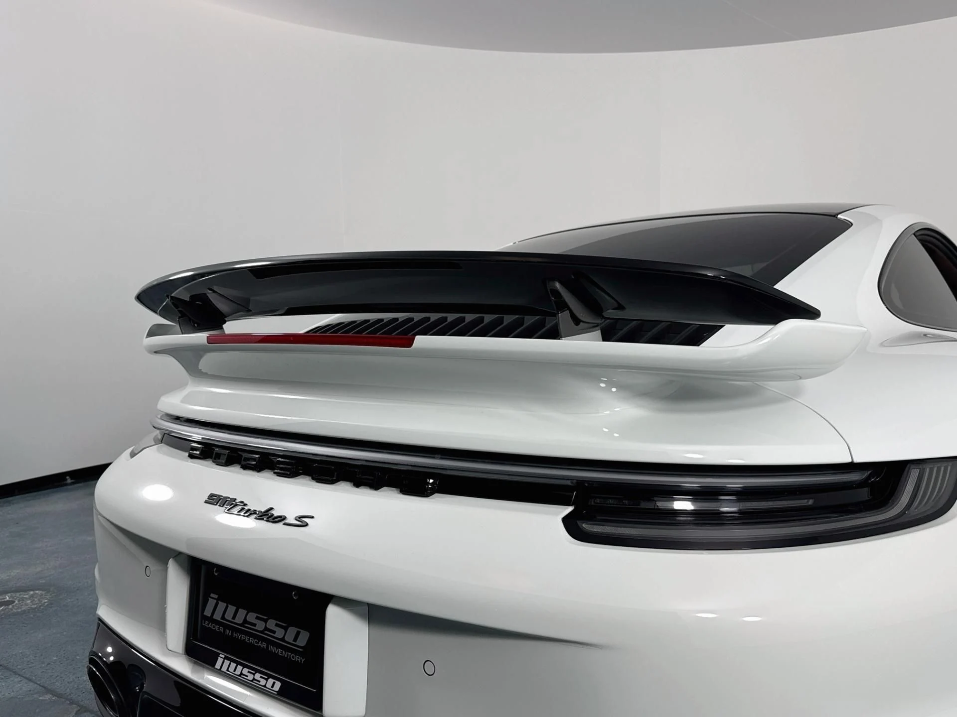 mph044_2861090699_Used_2022_Porsche_911_Turbo_S_1785864821_5d60c55140