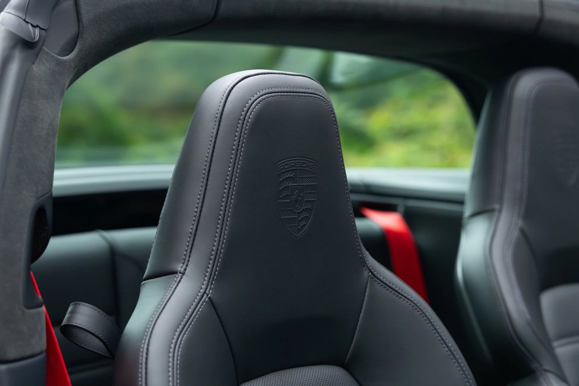 mph044_2870609990_Used_2025_Porsche_911_Targa_4_GTS_1769107430_38f4e50515