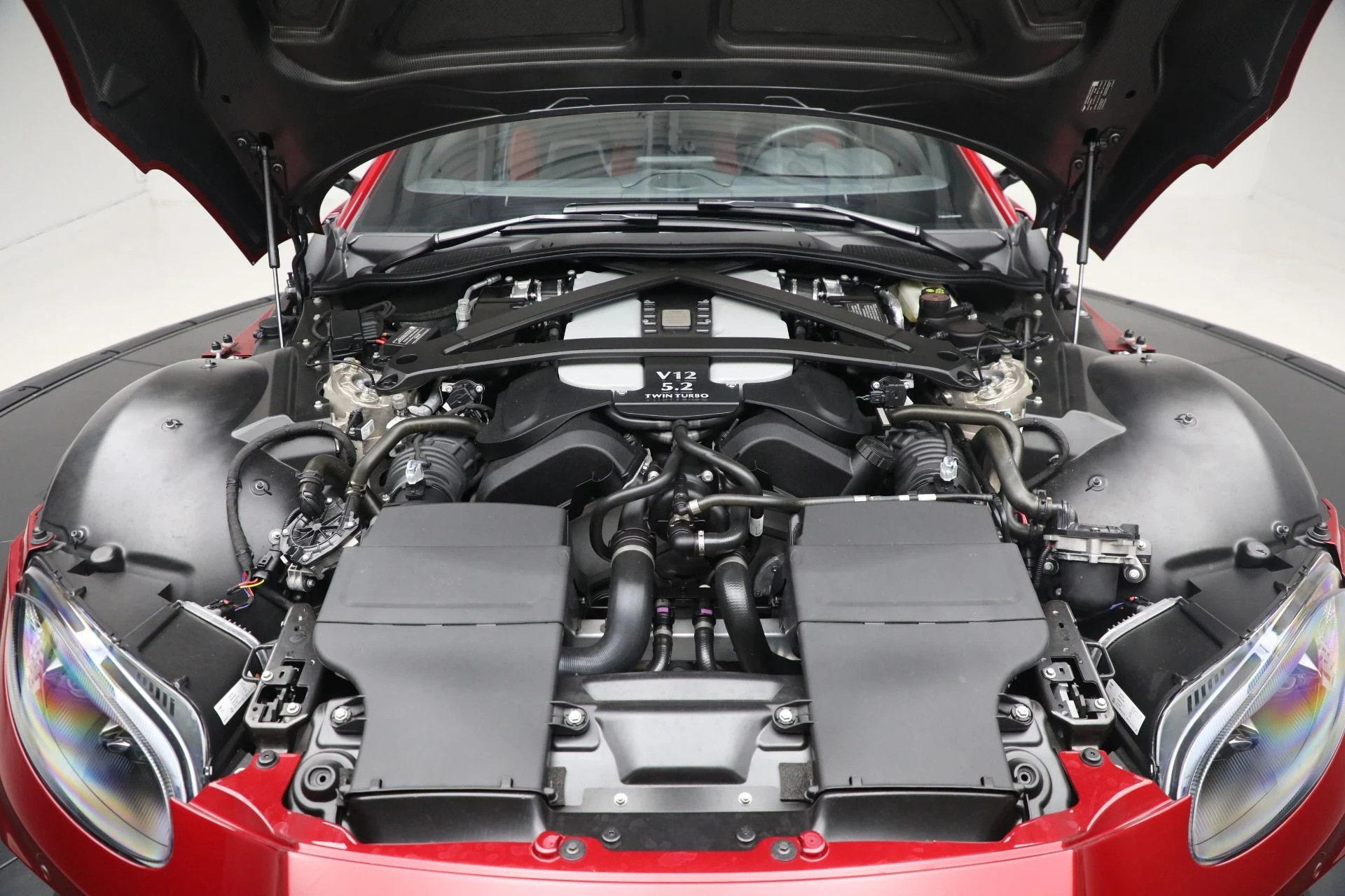 mph044_2880009561_Used_2023_Aston_Martin_Vantage_V12_21ccbbb047