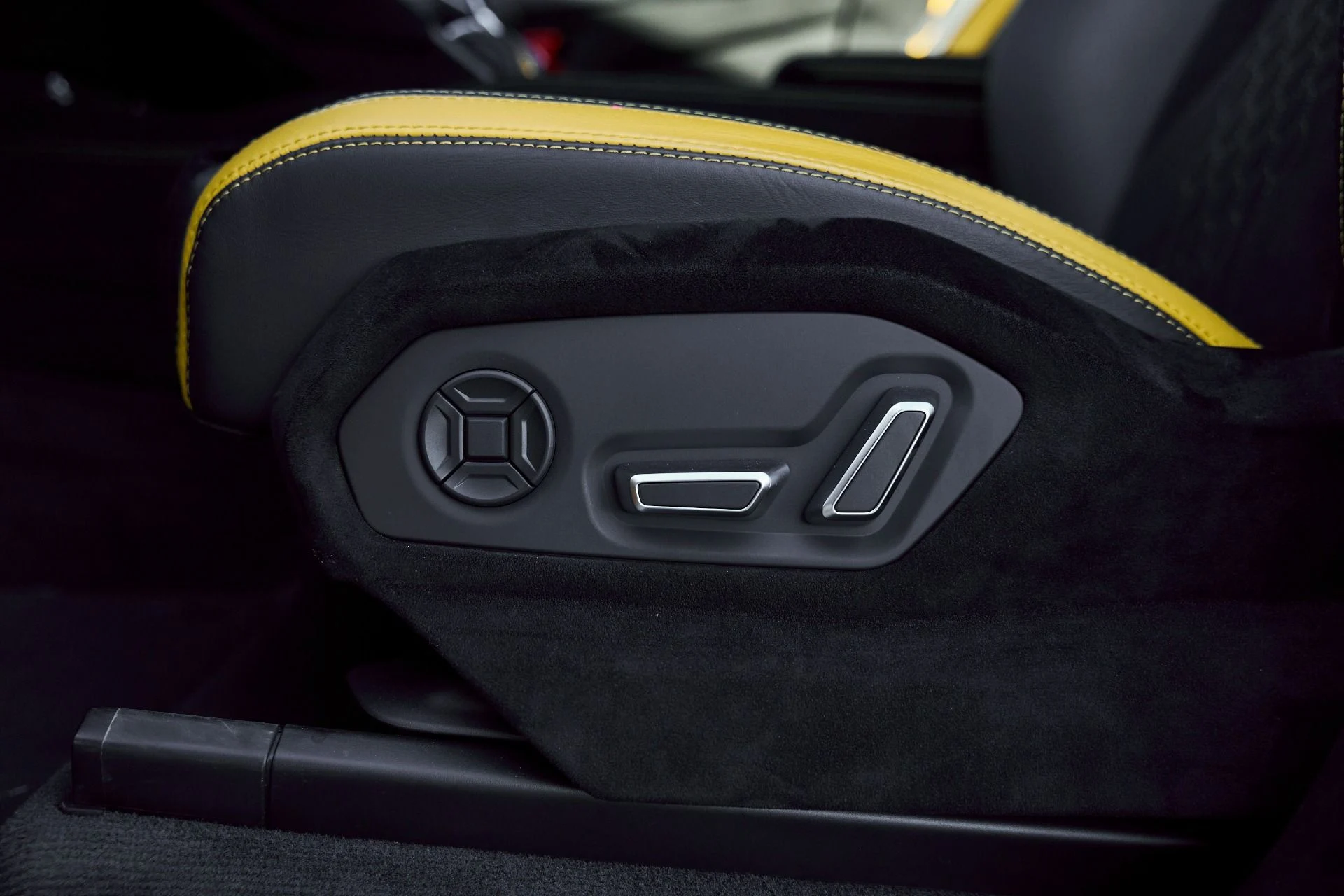 mph044_2887850847_Used_2024_Lamborghini_Urus_Performante_1768011613_0d1d551626