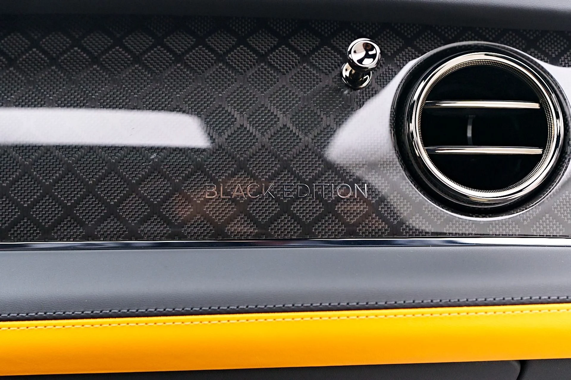 mph044_2892268745_Used_2025_Bentley_Bentayga_S_Black_Edition_1738363048_9836b2aeaf
