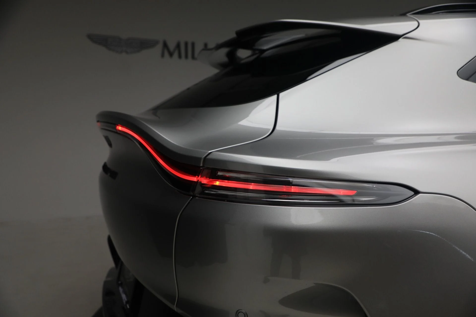 mph044_290005096_New_2026_Aston_Martin_DBX_S_1765053352_70f5878411