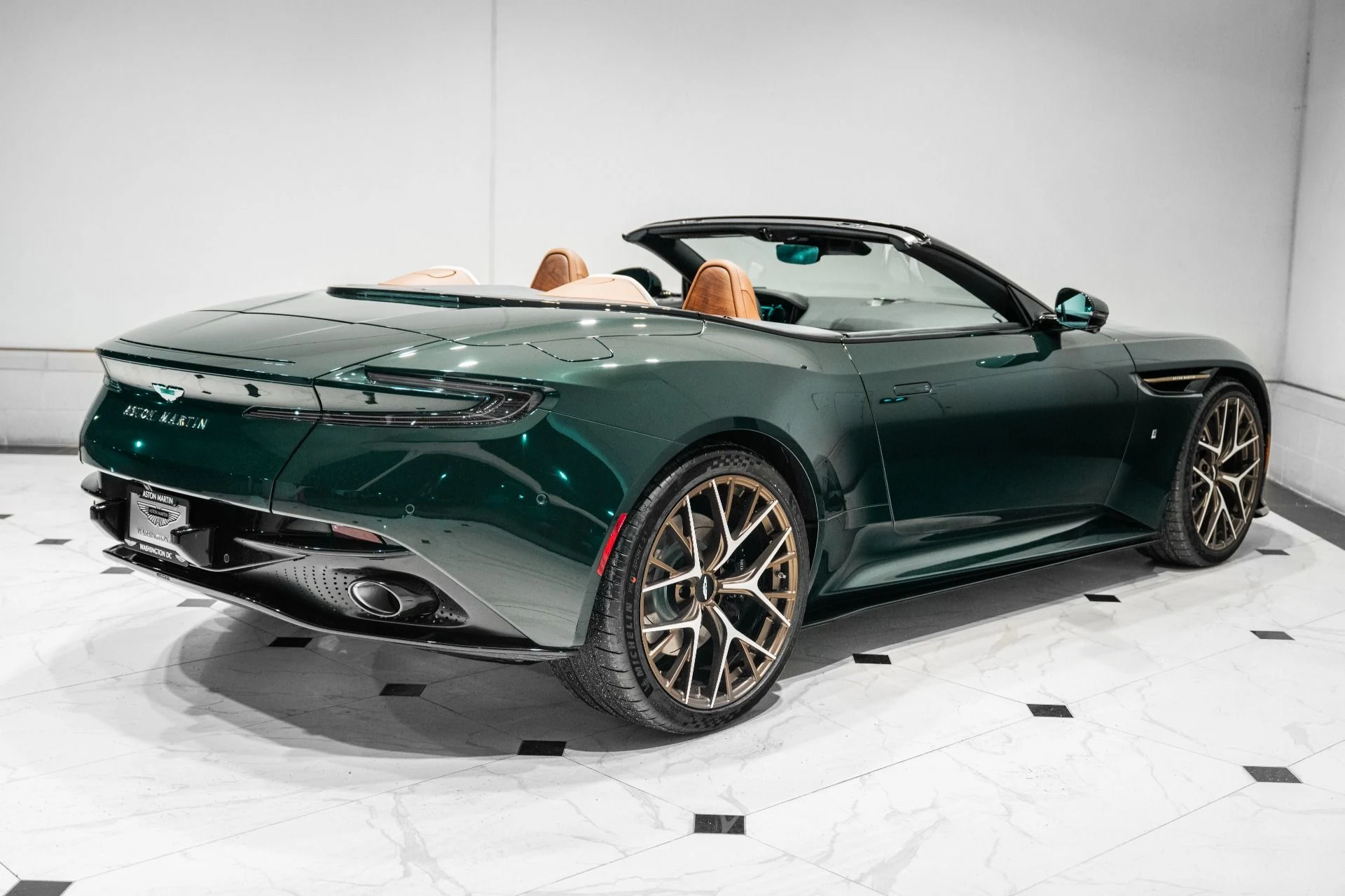 mph044_2907743523_New_2026_Aston_Martin_DB_12_Volante_1772211091_3df8fcb055