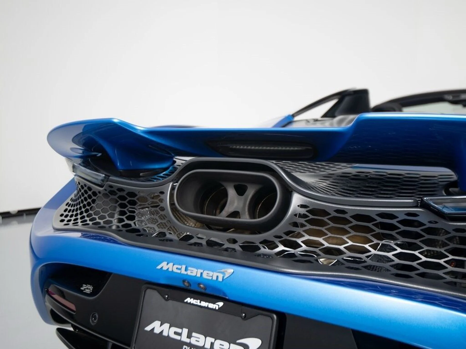 mph044_2938793325_0fc40b9ec8d9584bb507c033b29cbb17x_aa5ce9a984