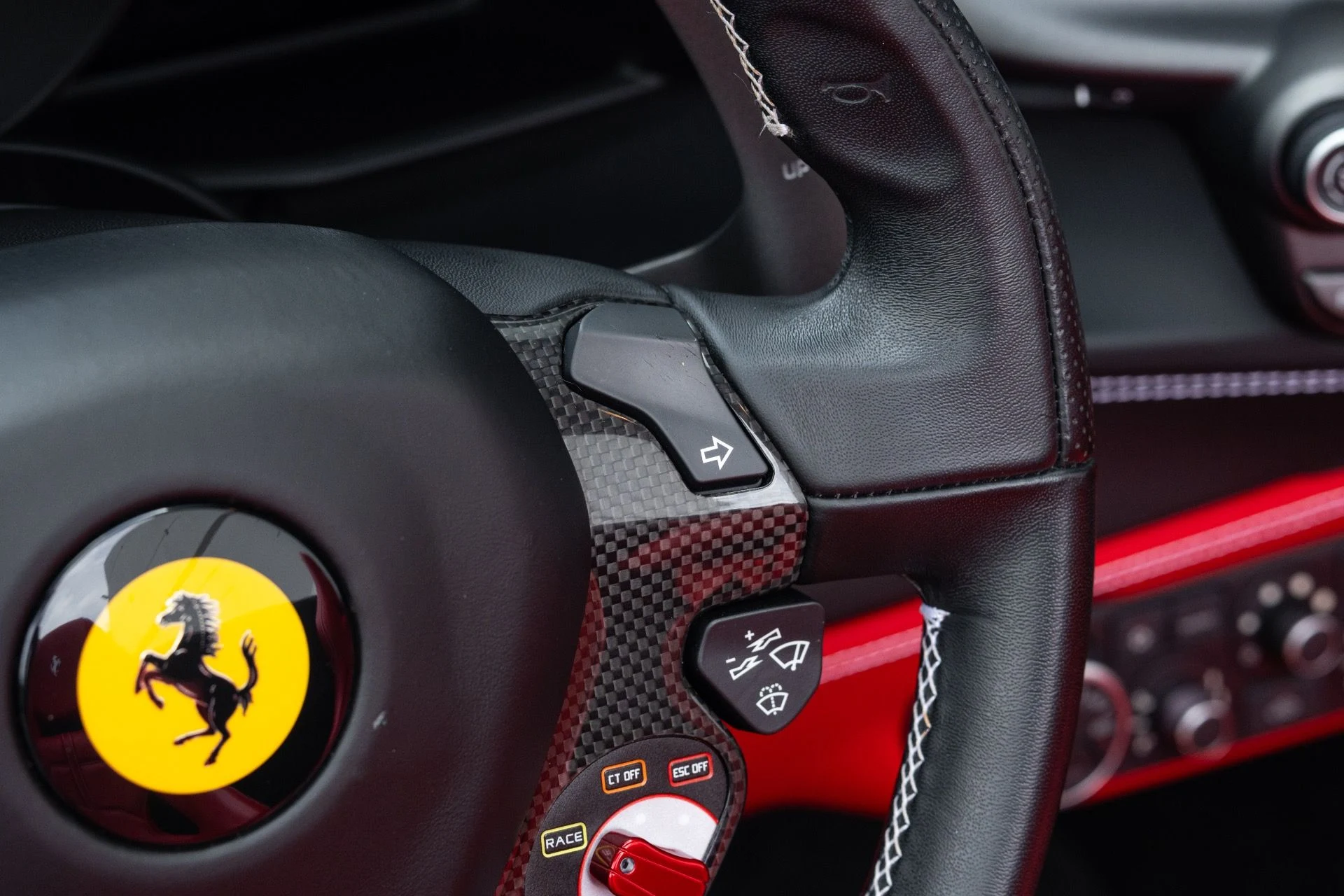mph044_2952801075_Used_2018_Ferrari_488_Spider_1779900992_a52d0590ba