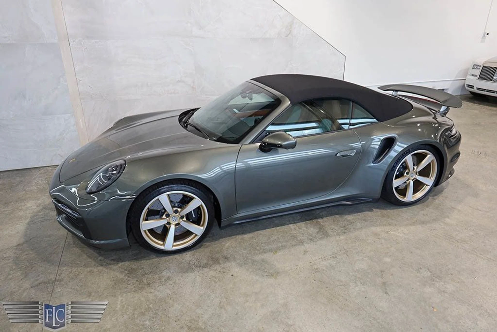 mph044_2969659315_used_2024_porsche_911_turboscabriolet_9689_22927458_45_1024_117bb67fc6