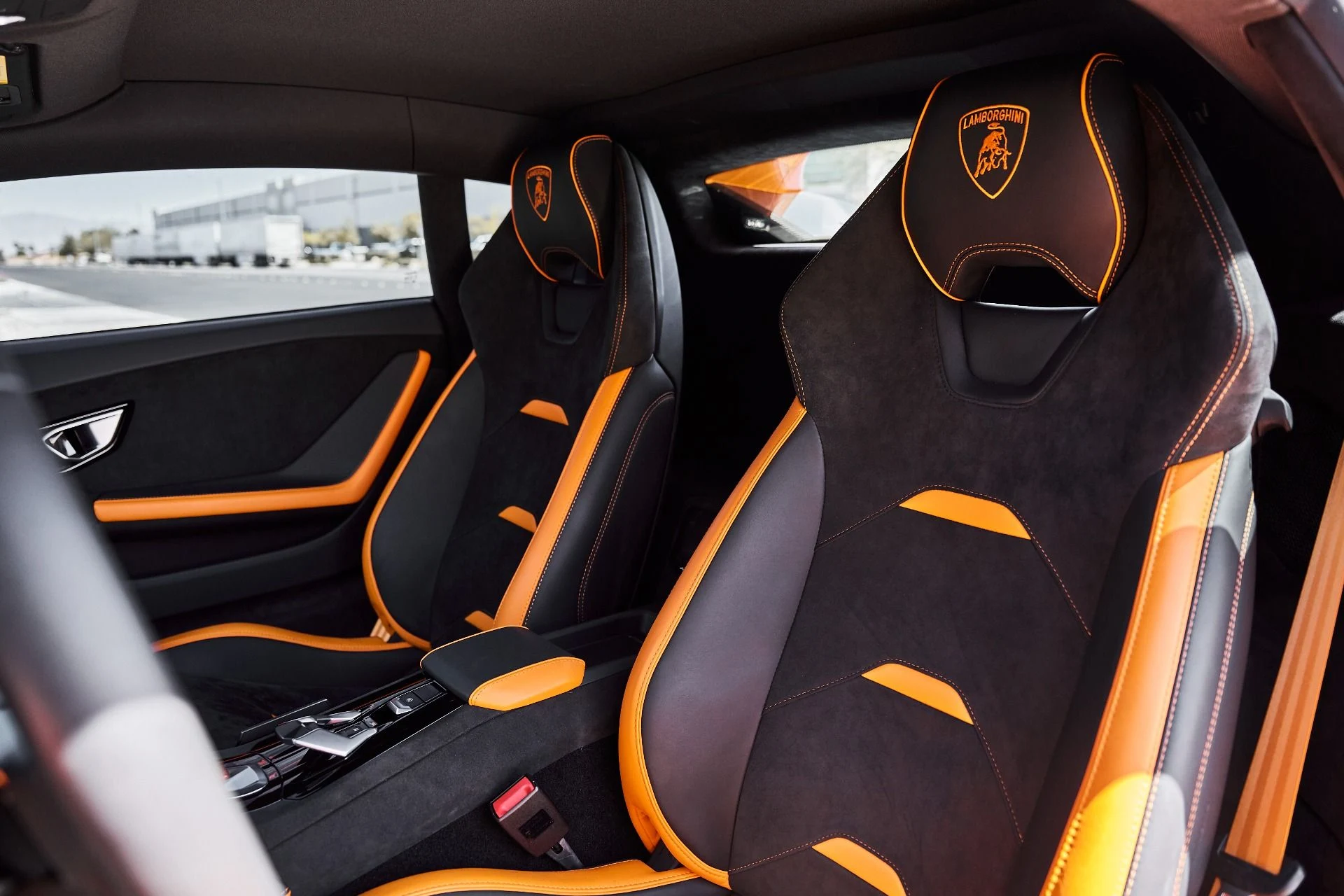 mph044_2971730294_Used_2023_Lamborghini_Huracan_Tecnica_Base_1777011675_00568a531a