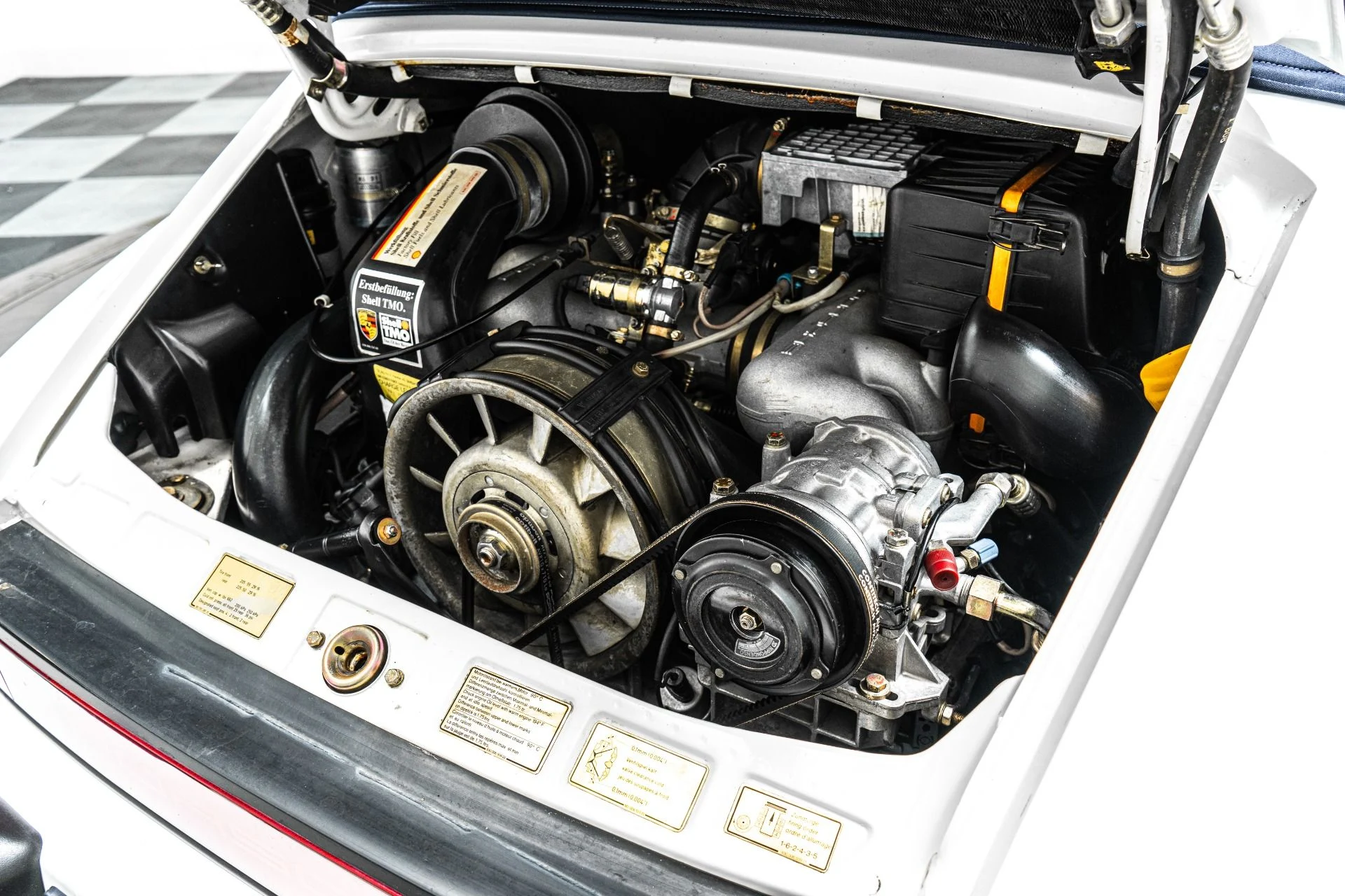 mph044_2982106389_Used_1989_Porsche_911_Carrera_1788213145_1c9e05bc2b