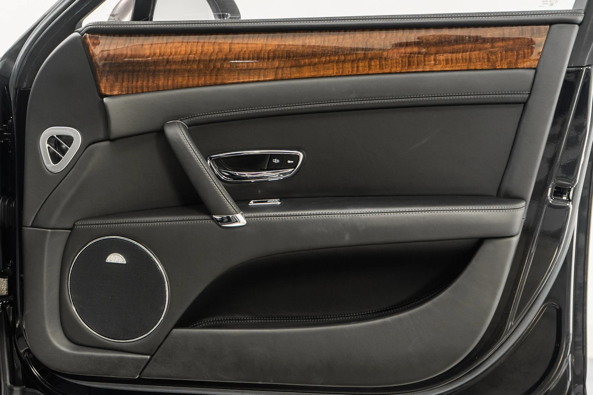 mph044_2986473216_Used_2015_Bentley_Flying_Spur_V8_1757017616_a4559430a2