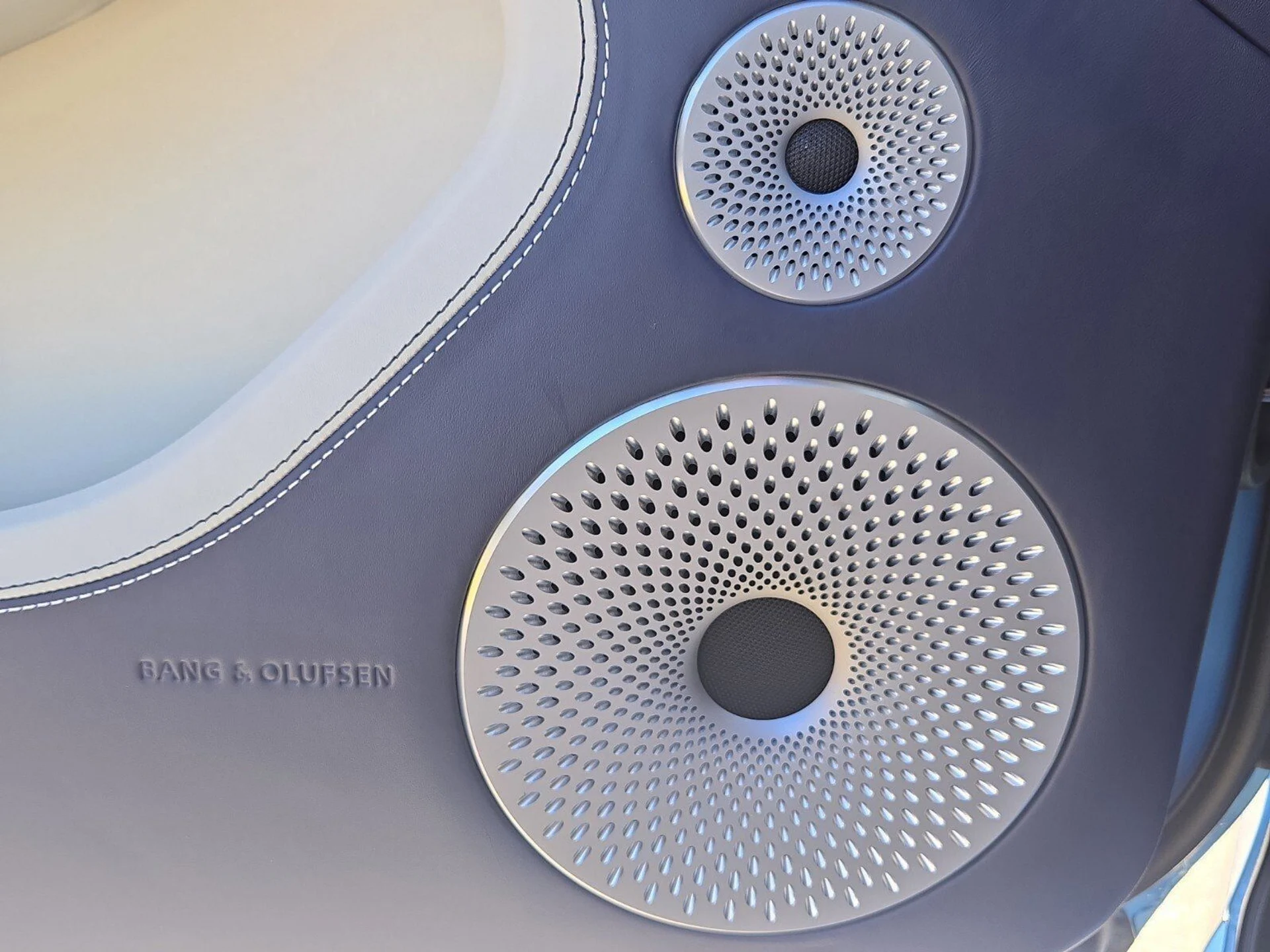 mph044_2987903314_cb48386e4d5ecaee31989ebd51a4e57cx_0c8e276e8d