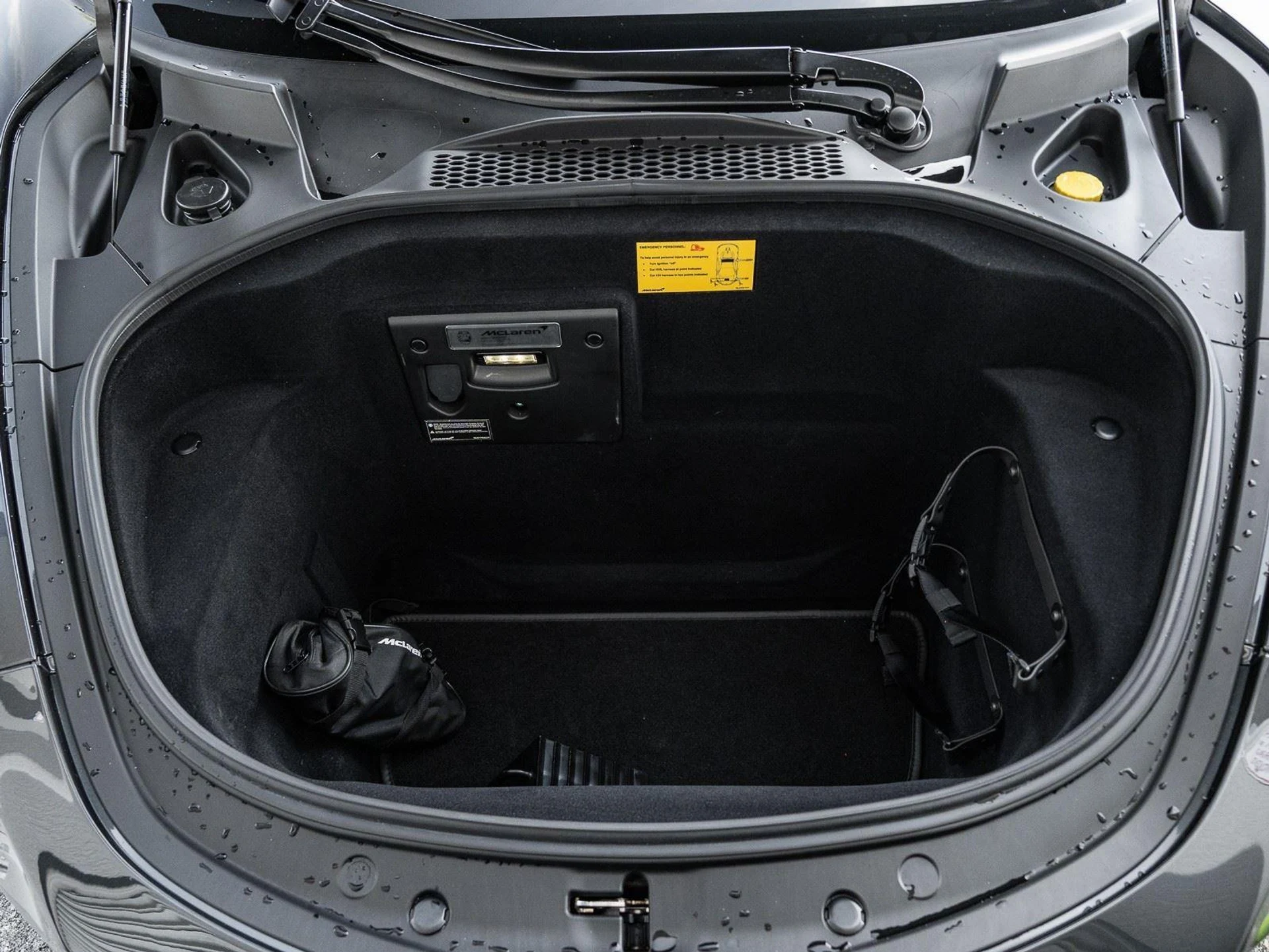 mph044_2992054935_Used_2025_Mc_Laren_Artura_Coupe_1773864522_2d53b0fba1