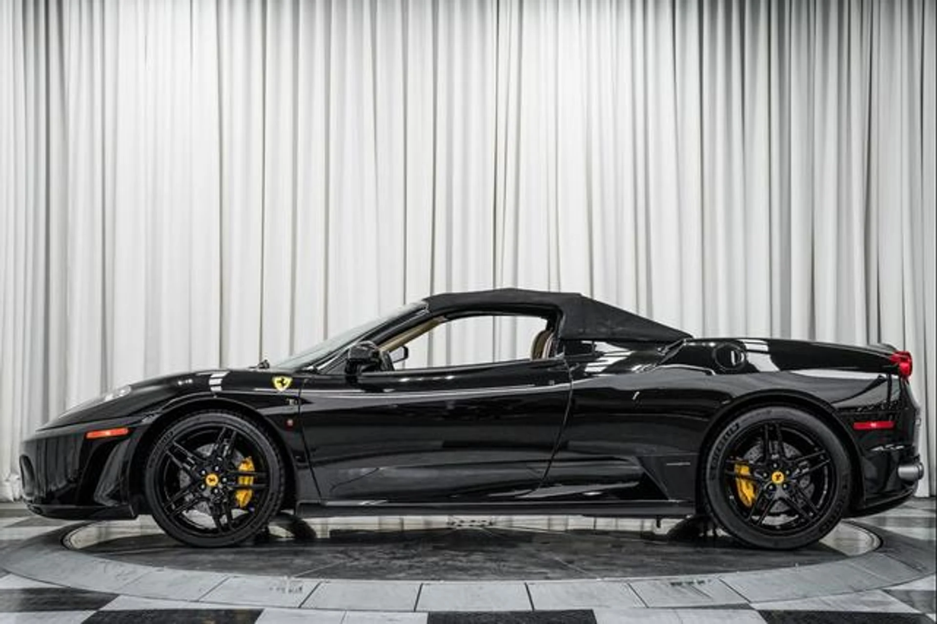 mph044_2998215355_8e0a_q5_On_CXS_5wm_E_3_TUYYCD_8_848fc320b6