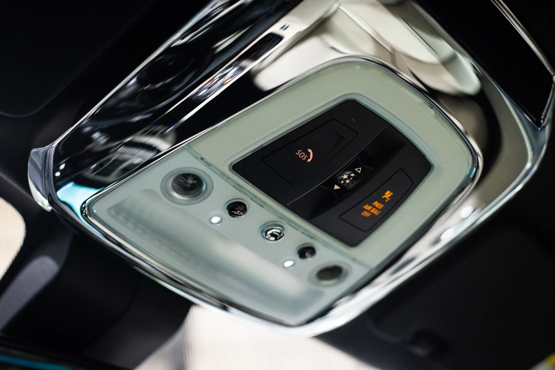 mph044_3000028071_Used_2014_Rolls_Royce_Wraith_Starlight_Headliner_1771282140_42c521a211