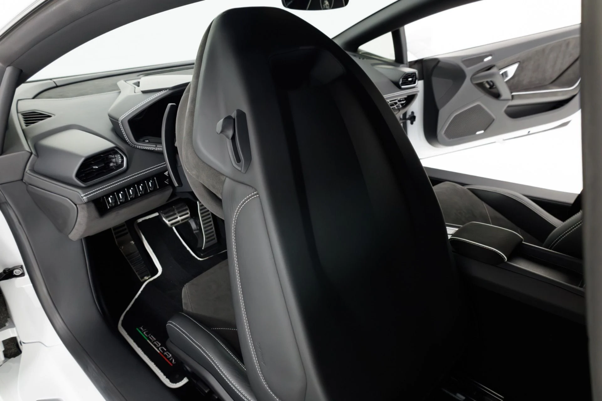 mph044_3014059104_Used_2020_Lamborghini_Huracan_LP_640_4_EVO_1779139559_82517755ca