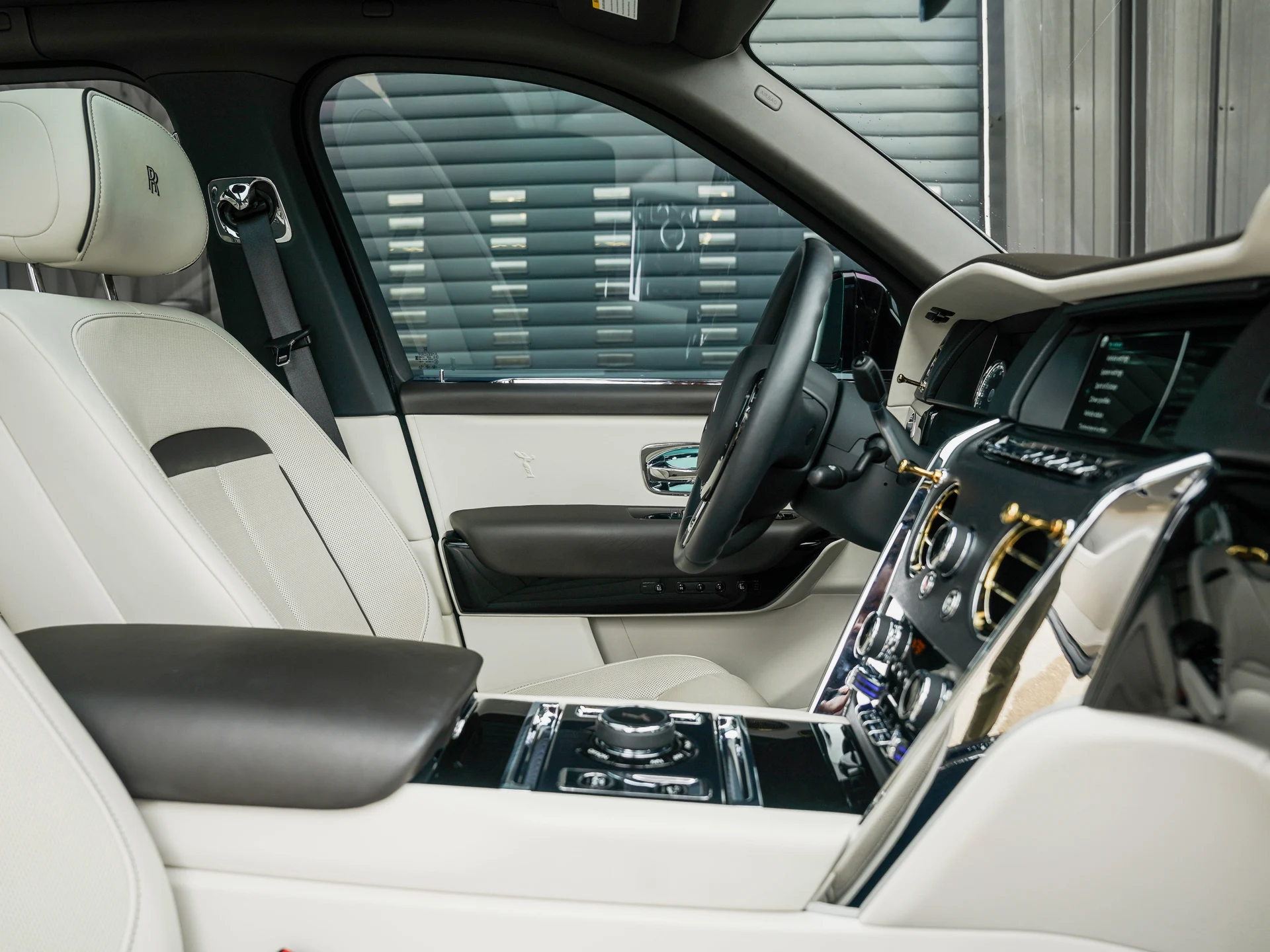 mph044_3029748780_45_cad0343d9e