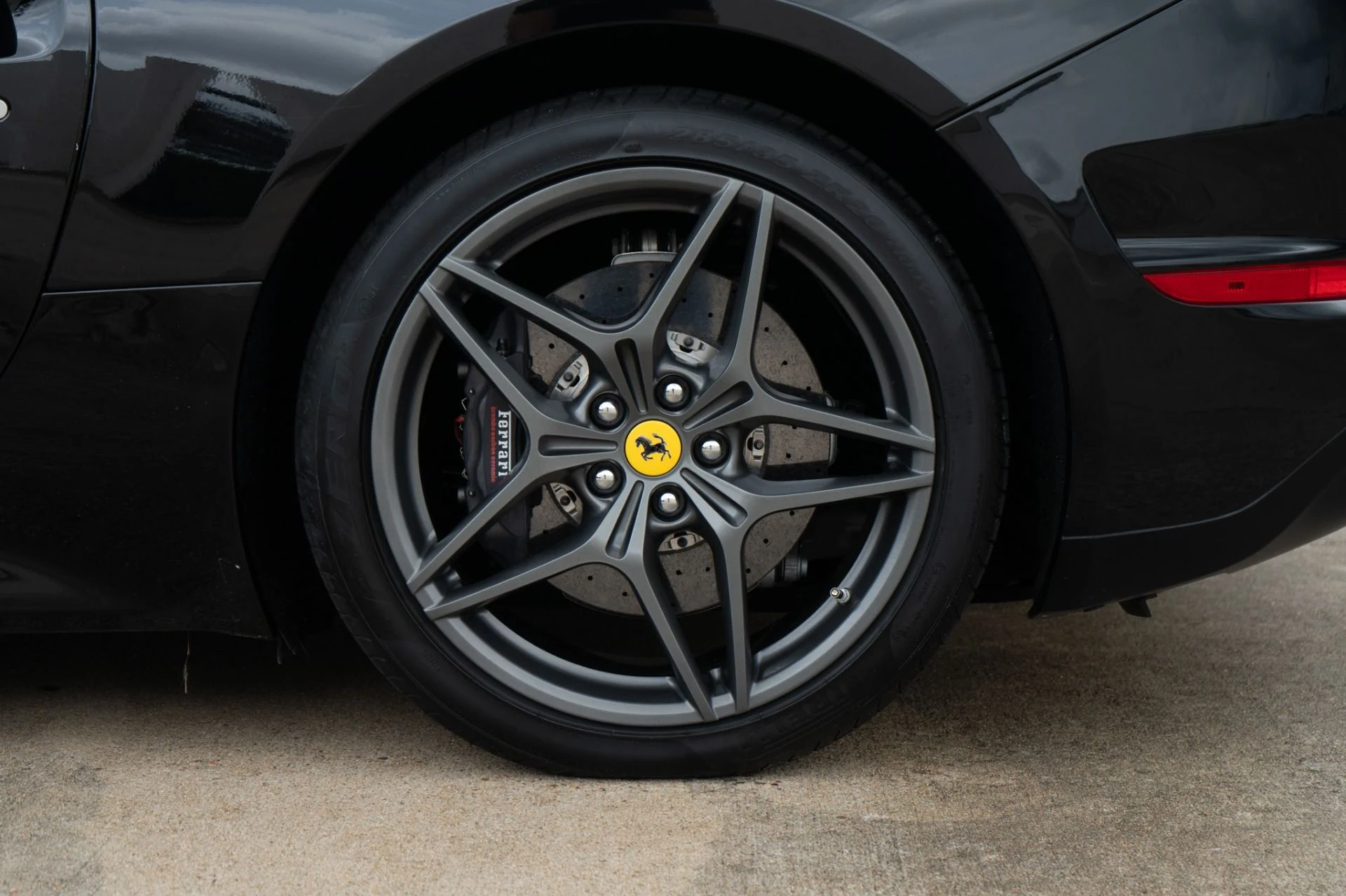 mph044_3034656630_Used_2018_Ferrari_California_T_1781897597_7d9f8c07cc