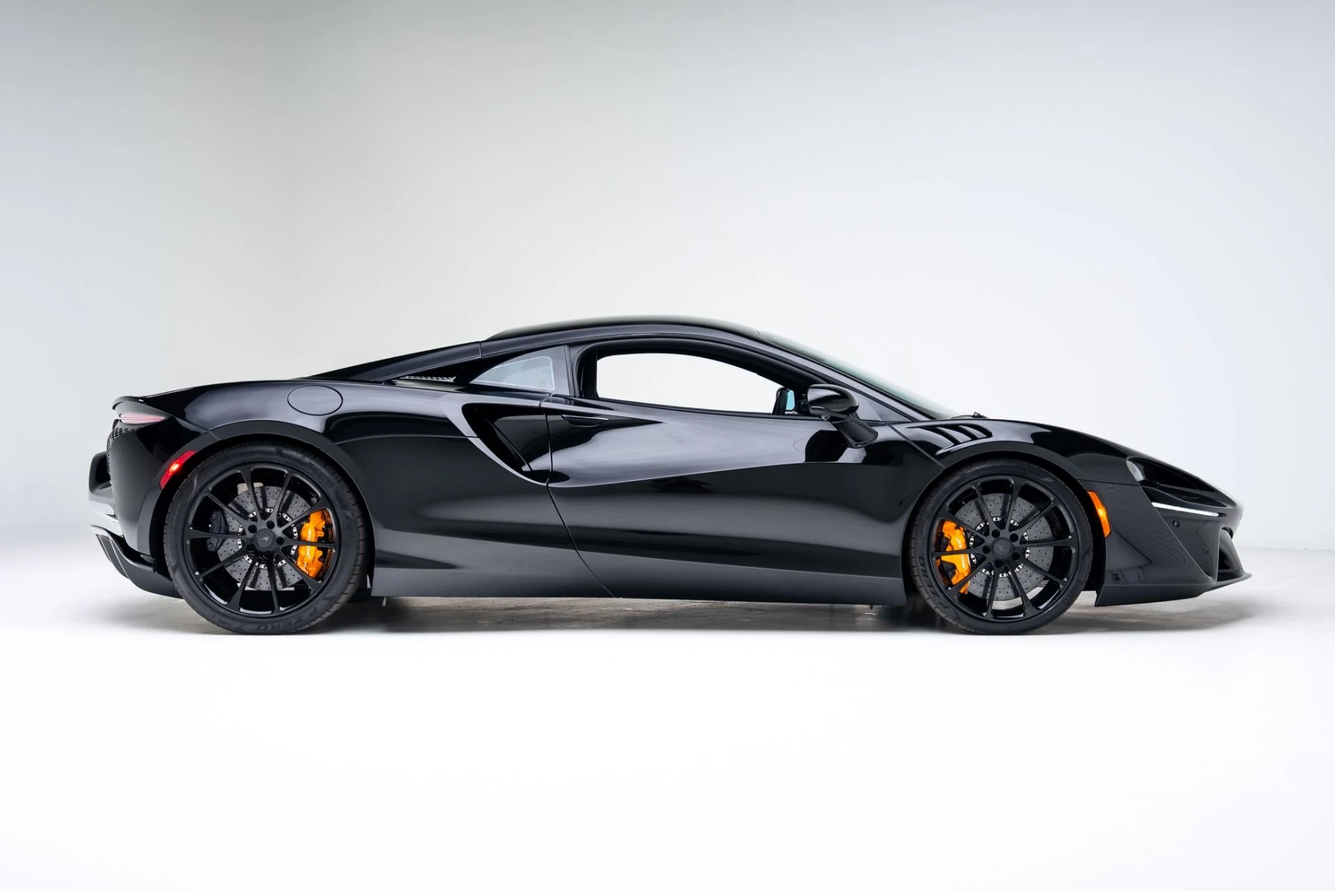 mph044_3044360376_Used_2026_Mc_Laren_Artura_1770152566_10158f5f75