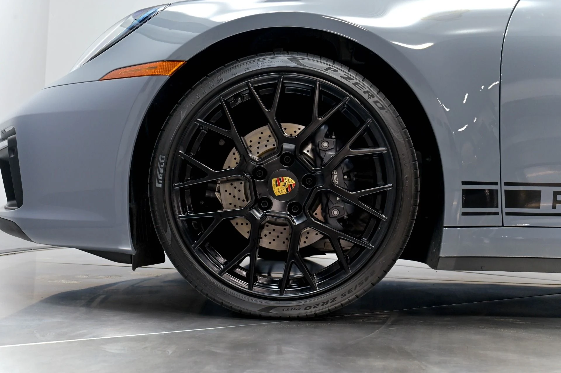 mph044_3050433781_Used_2024_Porsche_911_1782576081_7b1beec603