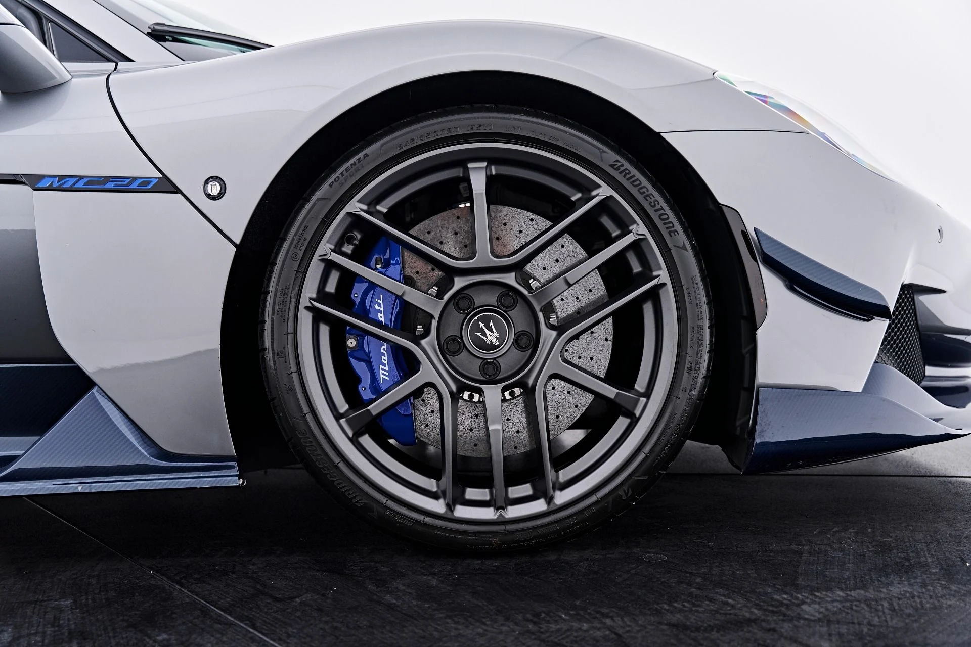 mph044_3062490969_Used_2023_Maserati_MC_20_Base_1791838860_30c431901a