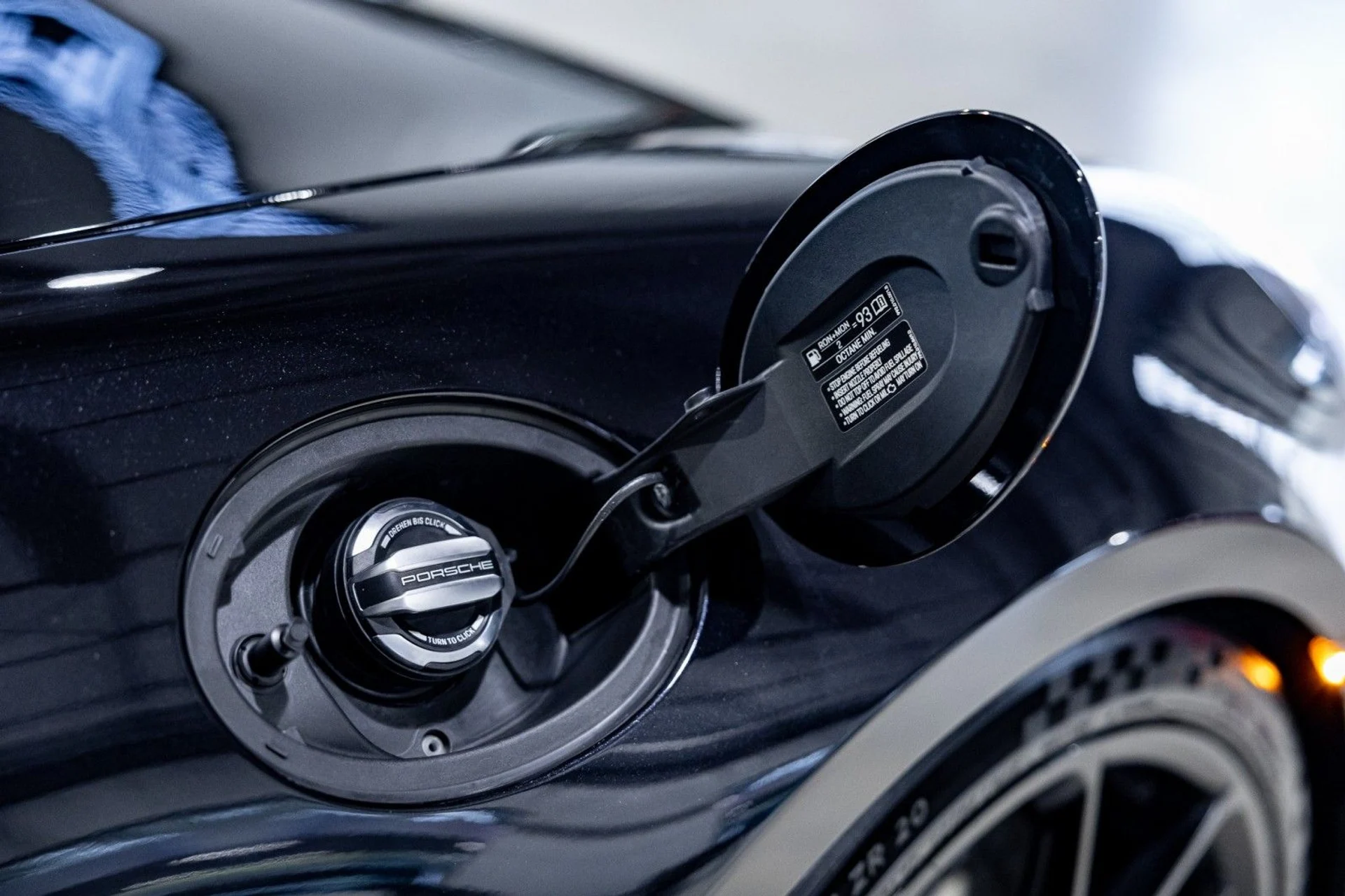 mph044_3062537616_x_A_189e36c2c5