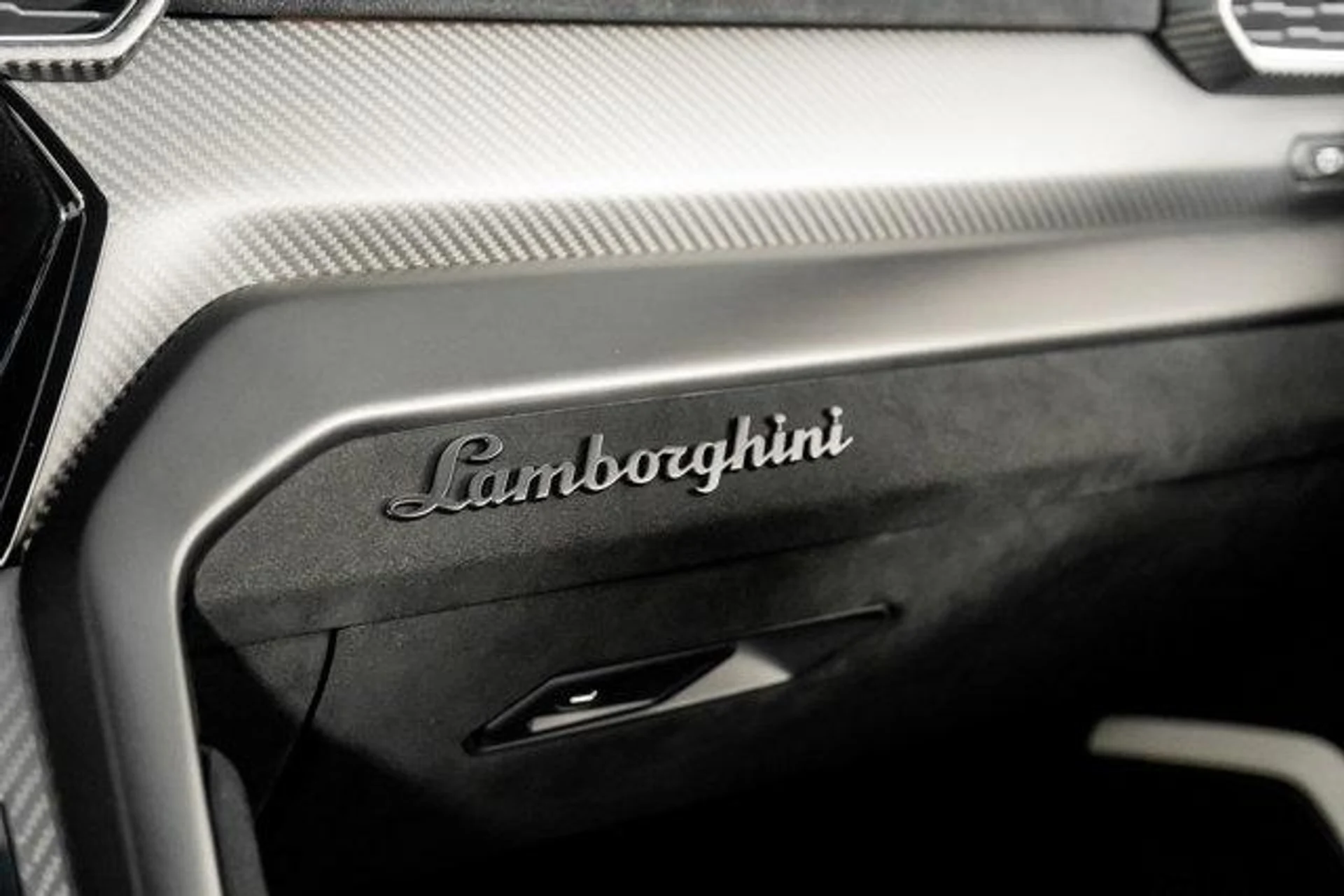 mph044_3076114765_W_Ls_Mp_ht_I_Ca_Aed_DEX_Wnxbj_ABDOU_6d2f508b45