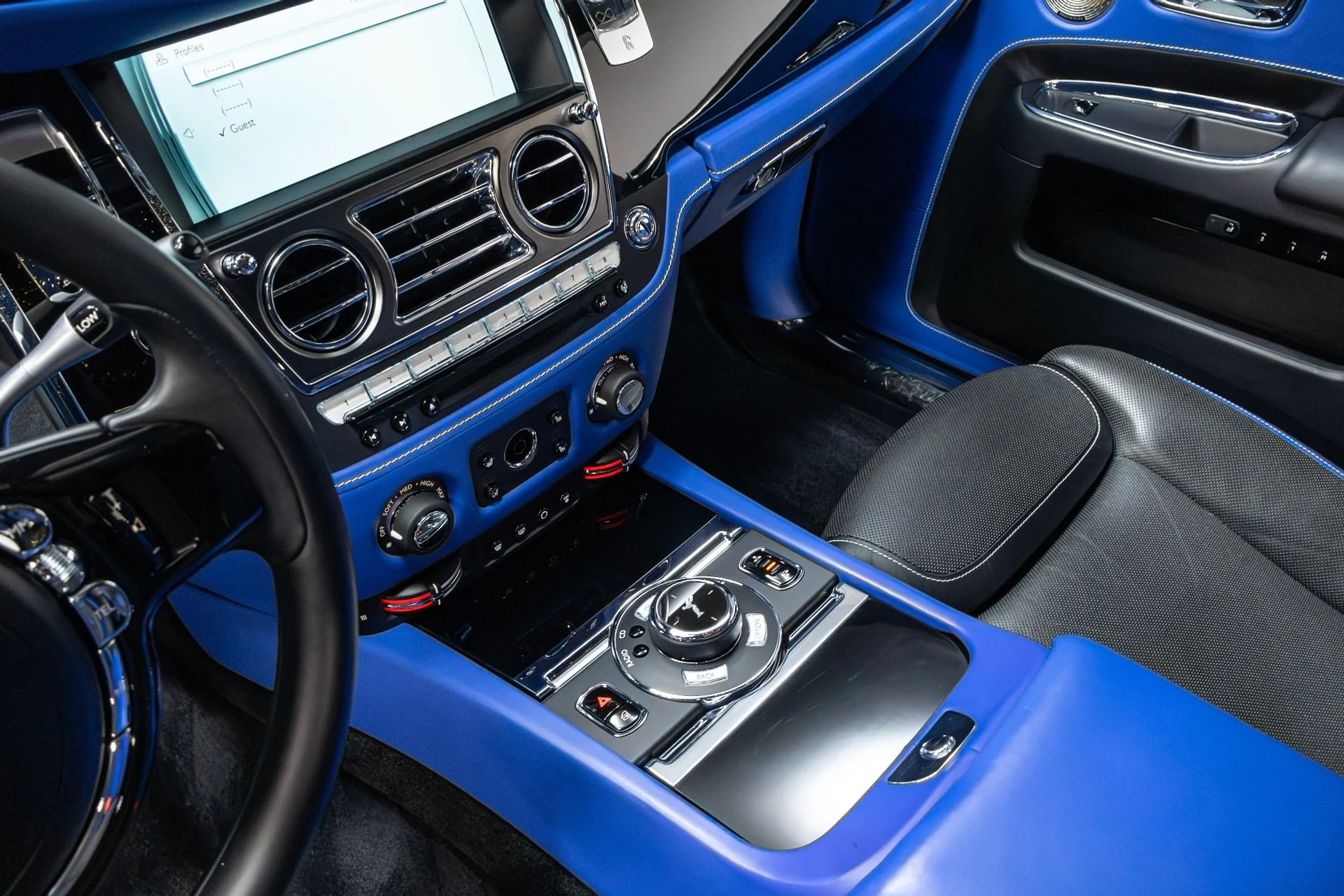 mph044_3094951328_Used_2017_Rolls_Royce_Ghost_Black_Badge_1764012368_c4a5ccae97