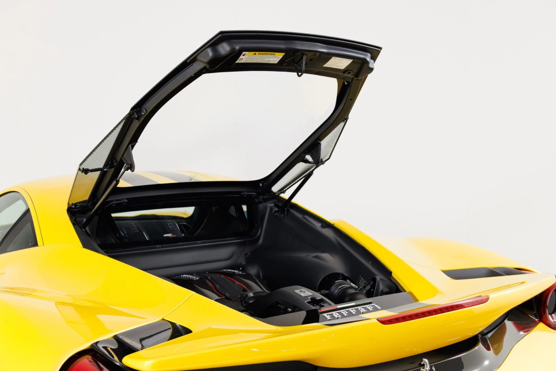 mph044_3100919817_Used_2020_Ferrari_488_Pista_1773687206_cf79860cfd