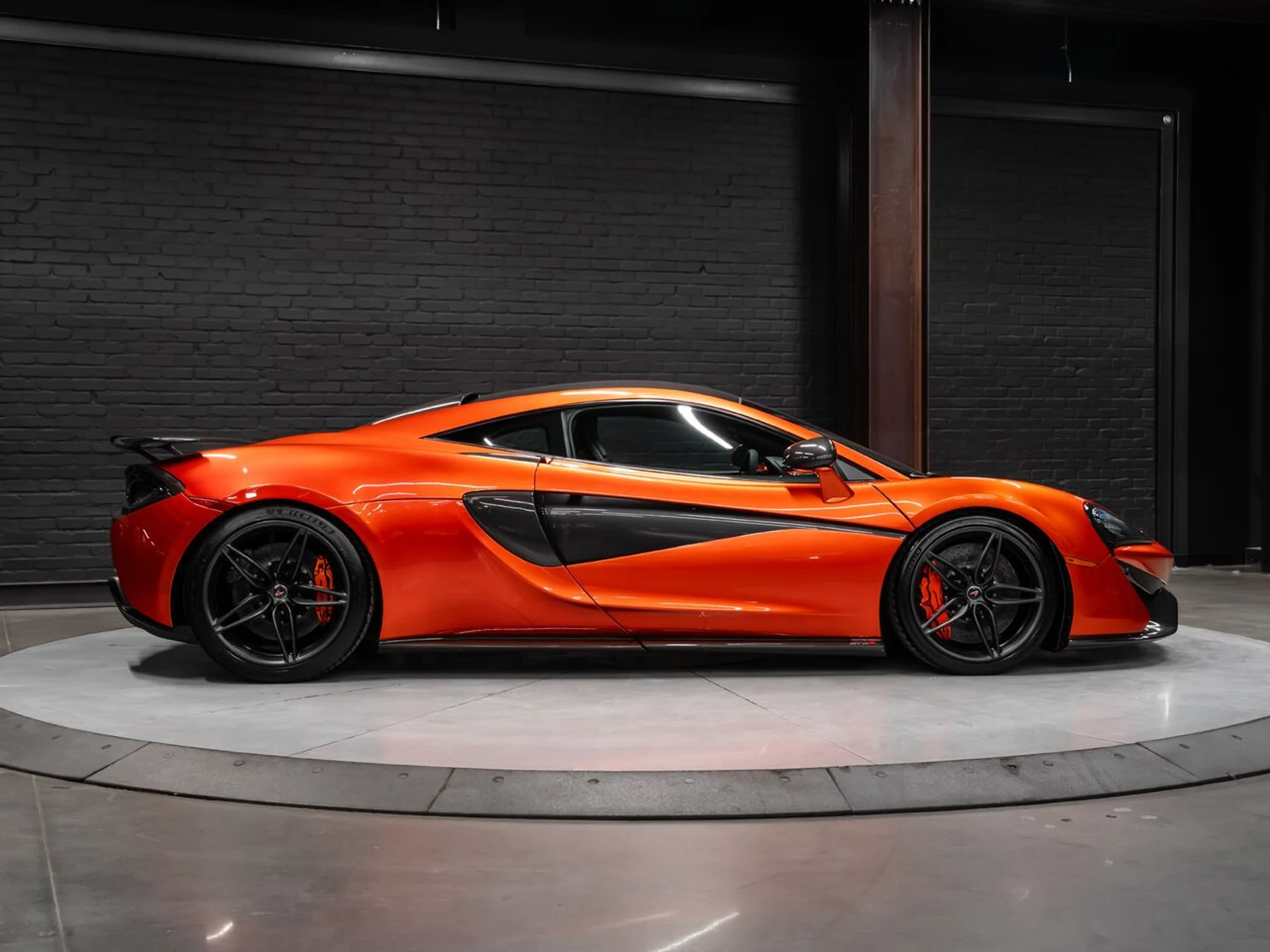 mph044_3110414848_mclaren_570s_2017_99b9edb246