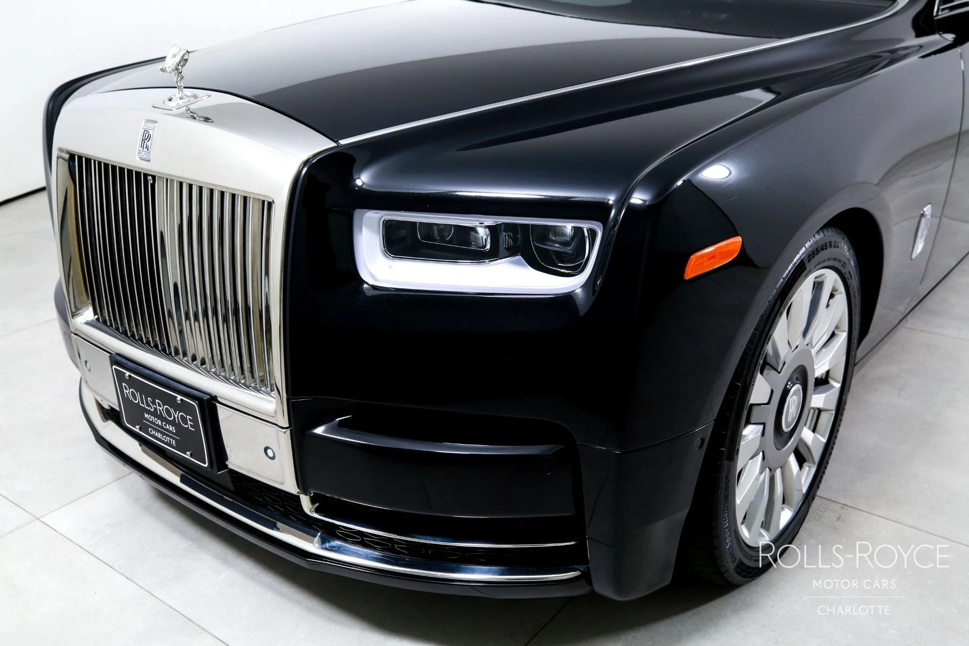 mph044_311100833_Used_2020_Rolls_Royce_Phantom_1781192797_74bad7f79e