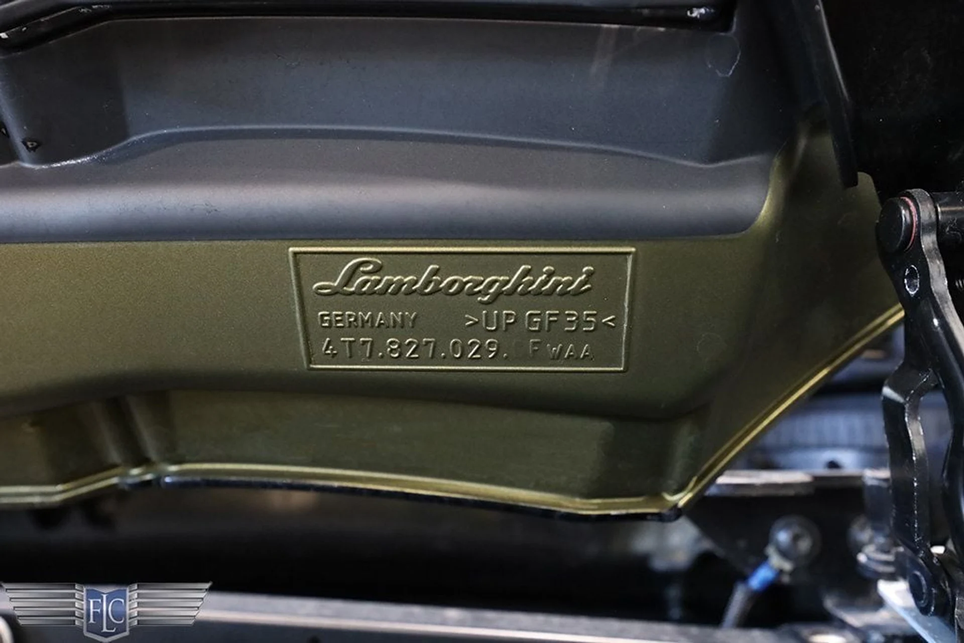 mph044_3118244290_used_2022_lamborghini_huracan_evo_spyderrwd_9689_22989823_45_1024_00efcc2c49