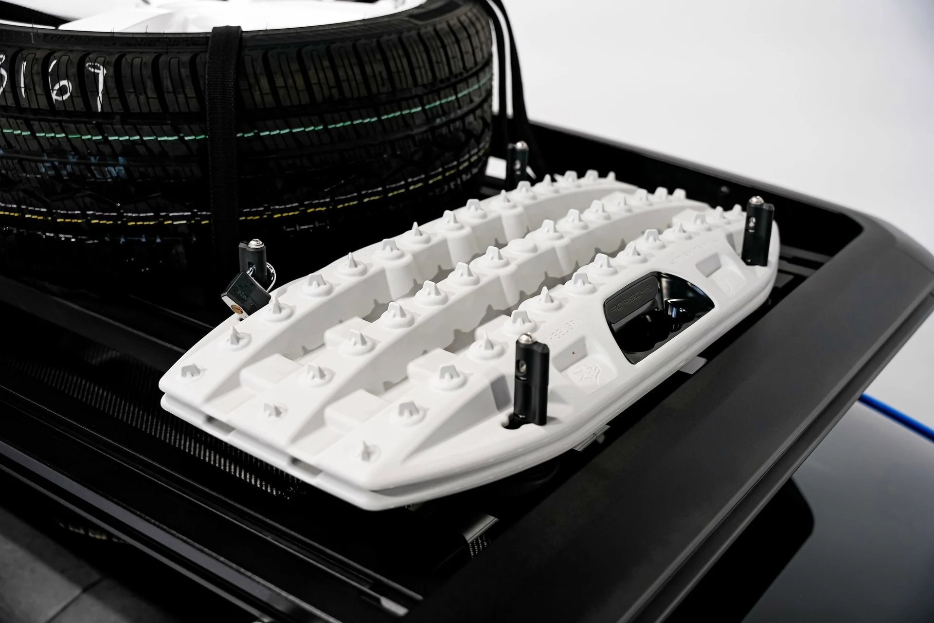 mph044_3136937169_72b317ee6447347f829a5e6b802e4266x_3a8517c497