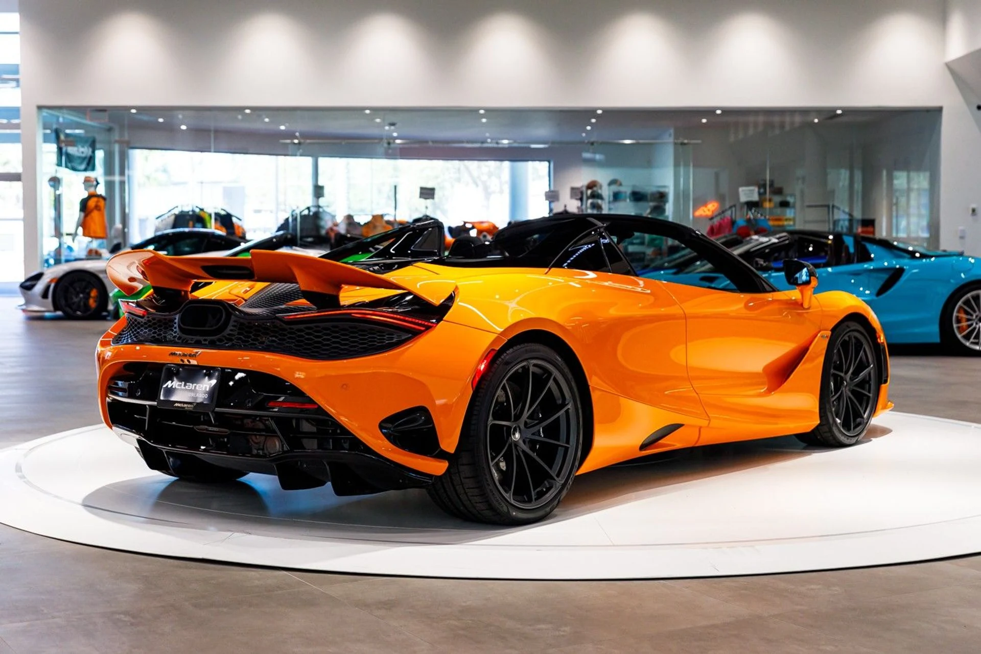 mph044_3140976986_651_p45_l_40274dc11a