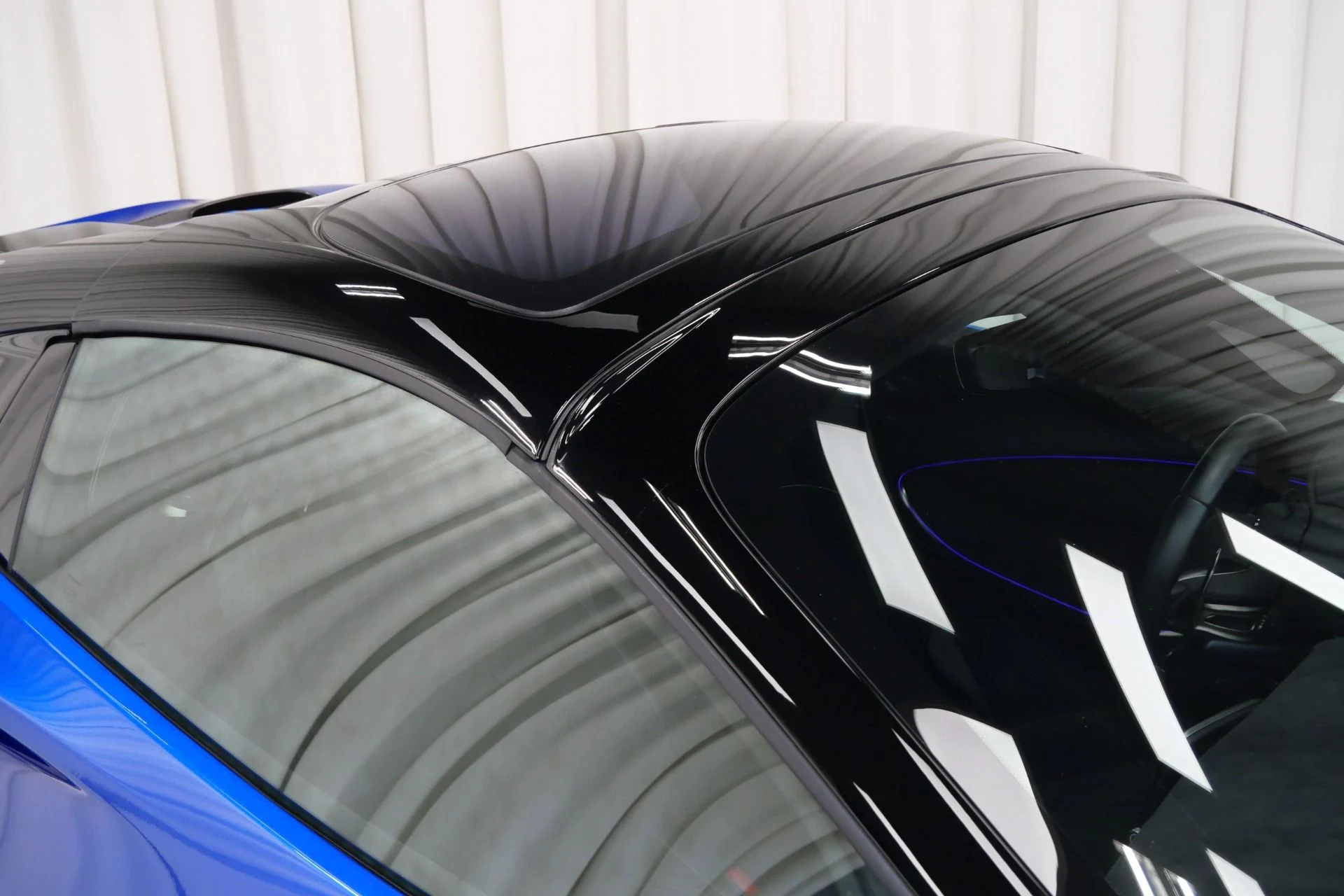 mph044_3147296826_Used_2025_Mc_Laren_Artura_Spider_Low_Miles_Exterior_Carbon_Fiber_Upgrade_Pack_Sports_Exhaust_1756157132_0b1d65d96a