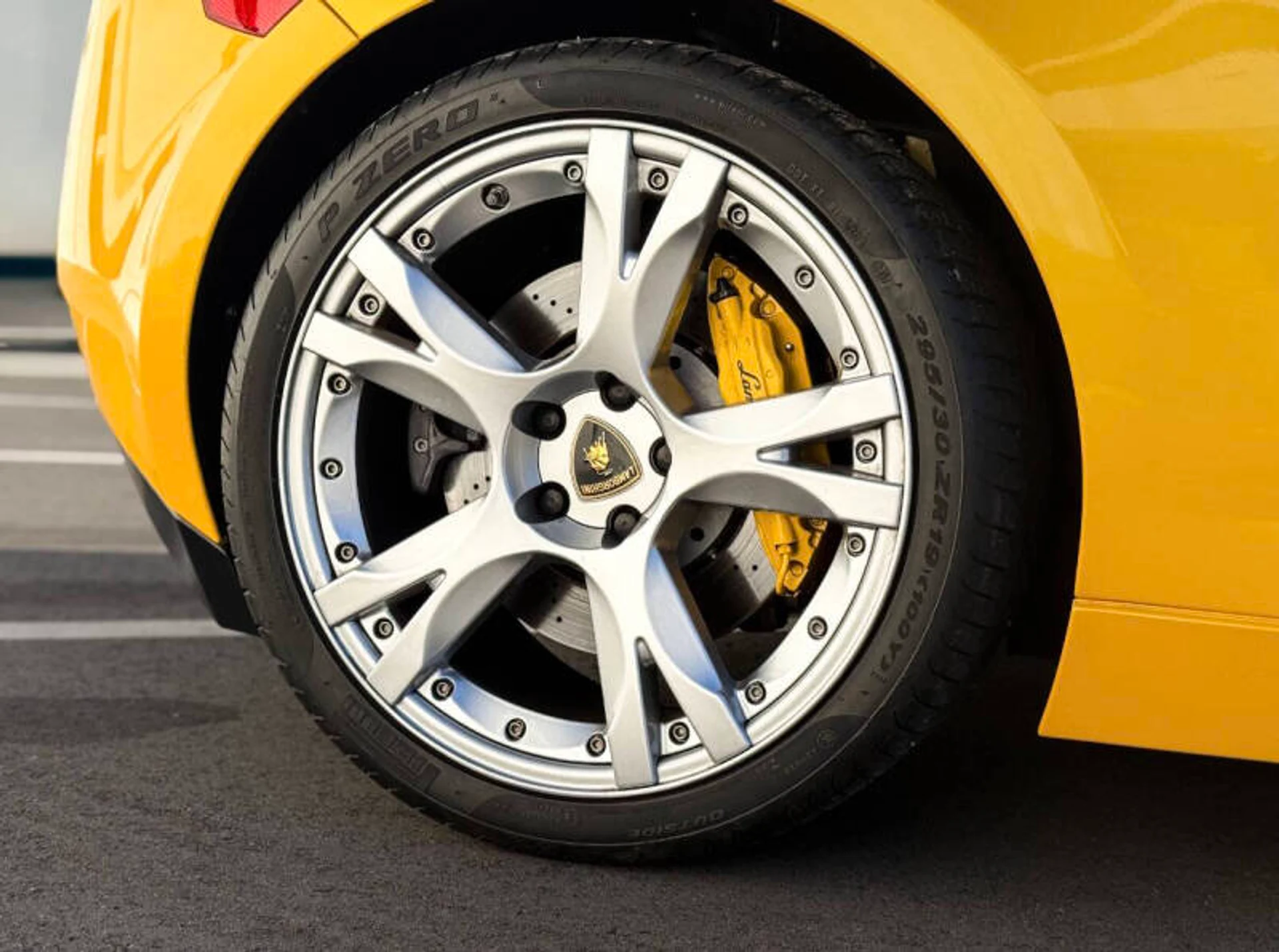 mph044_3148152288_2008_lamborghini_gallardo_base_awd_2dr_coupe_d444e0ab3f