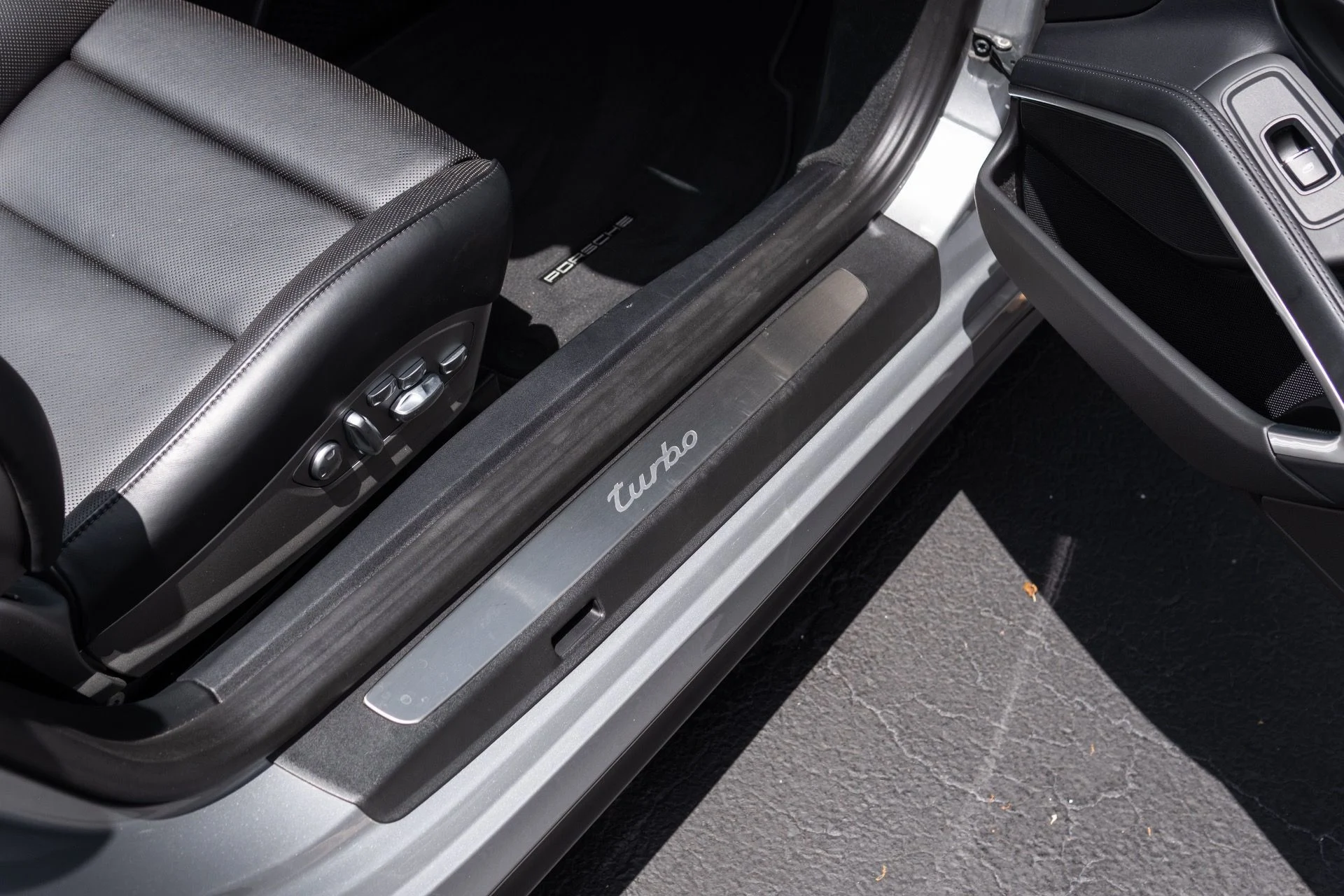 mph044_3155038389_Used_2019_Porsche_911_Turbo_1775252644_d373578080