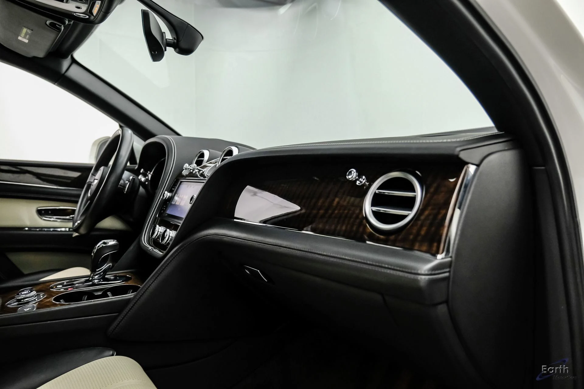 mph044_3161322603_c973bdb4fb0e6af593773dfb7d89c1c0x_9f872dc266